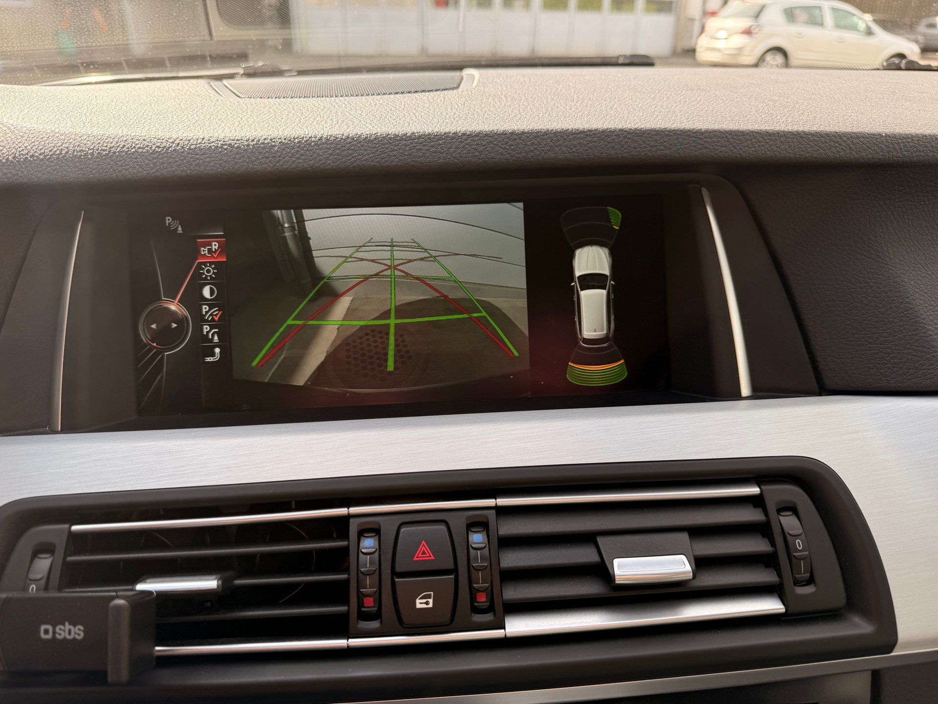 BMW M550d Touring xDrive Steptronic-image-9