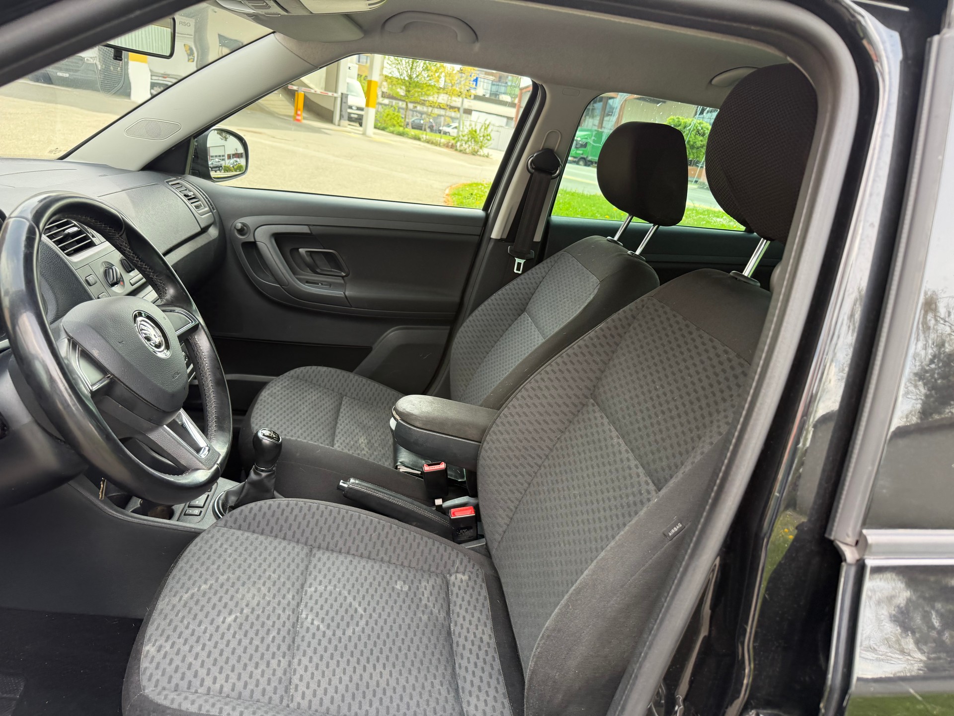 SKODA Fabia 1.2 TSI Ambition Plus-image-4