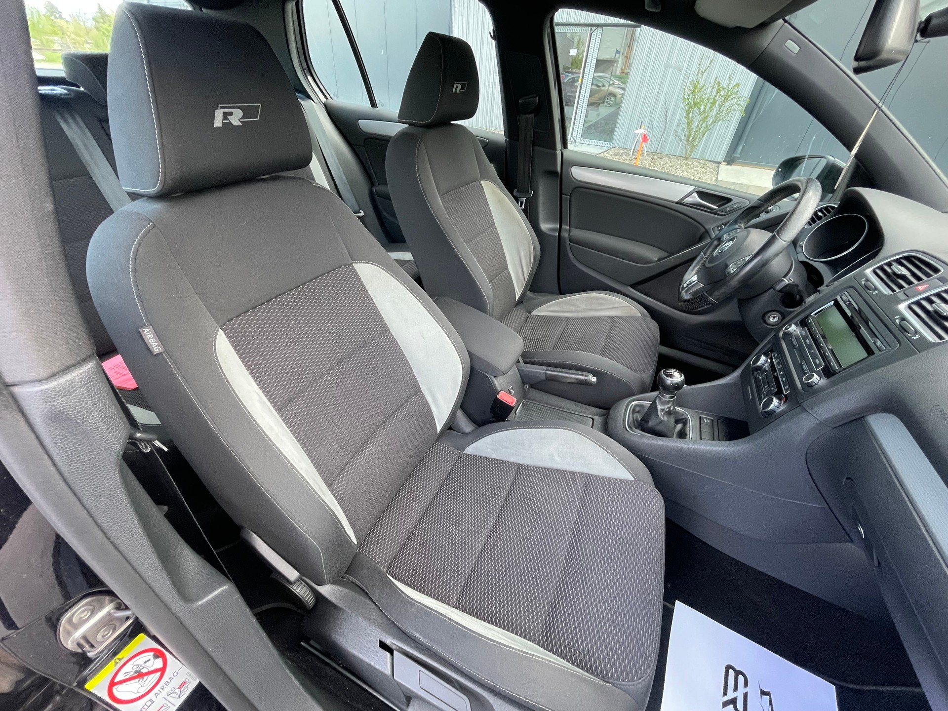 VW Golf 1.4 TFSI R-line-image-12
