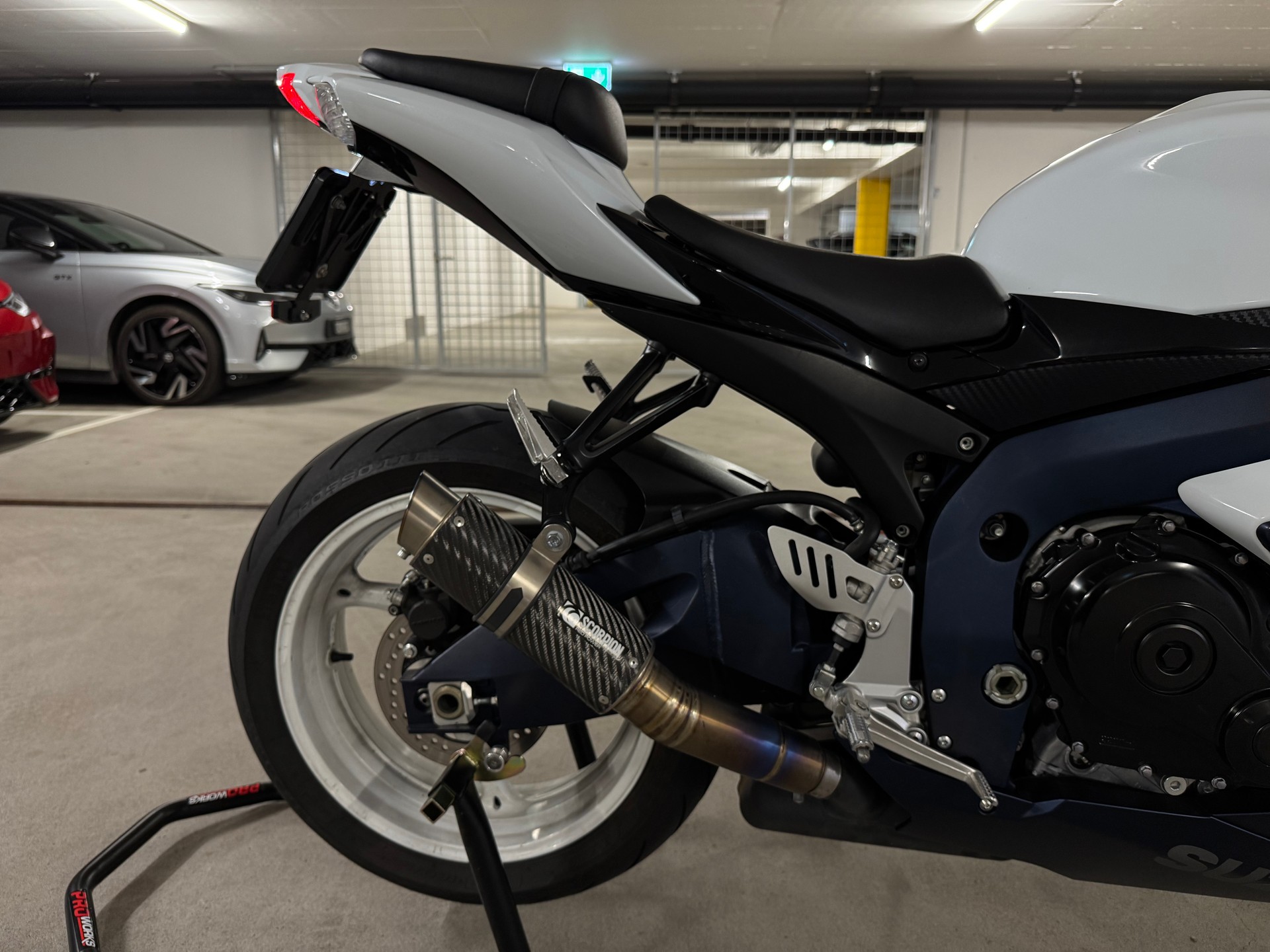 SUZUKI GSX-R 600 U L0-image-6