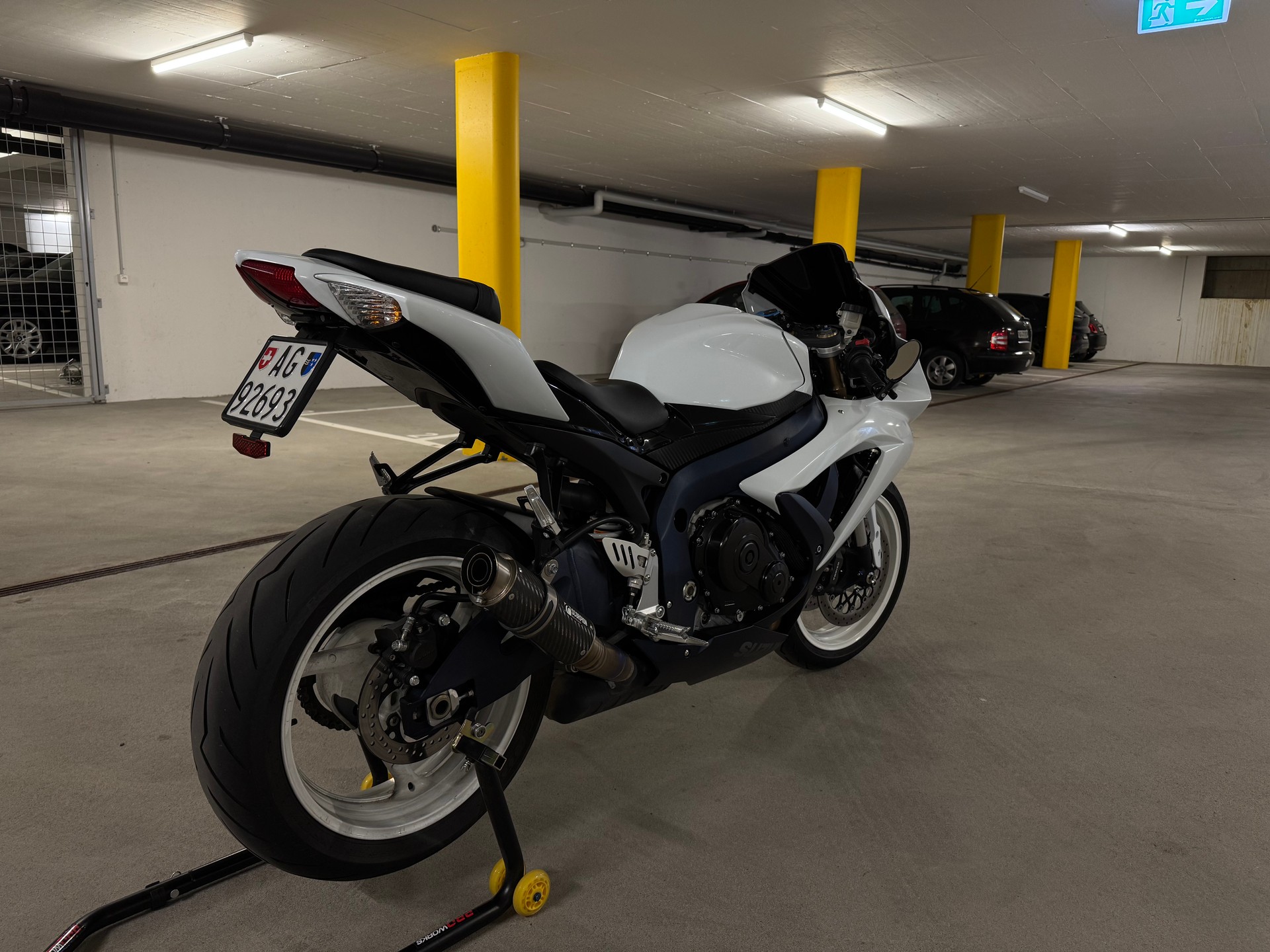SUZUKI GSX-R 600 U L0-image-4
