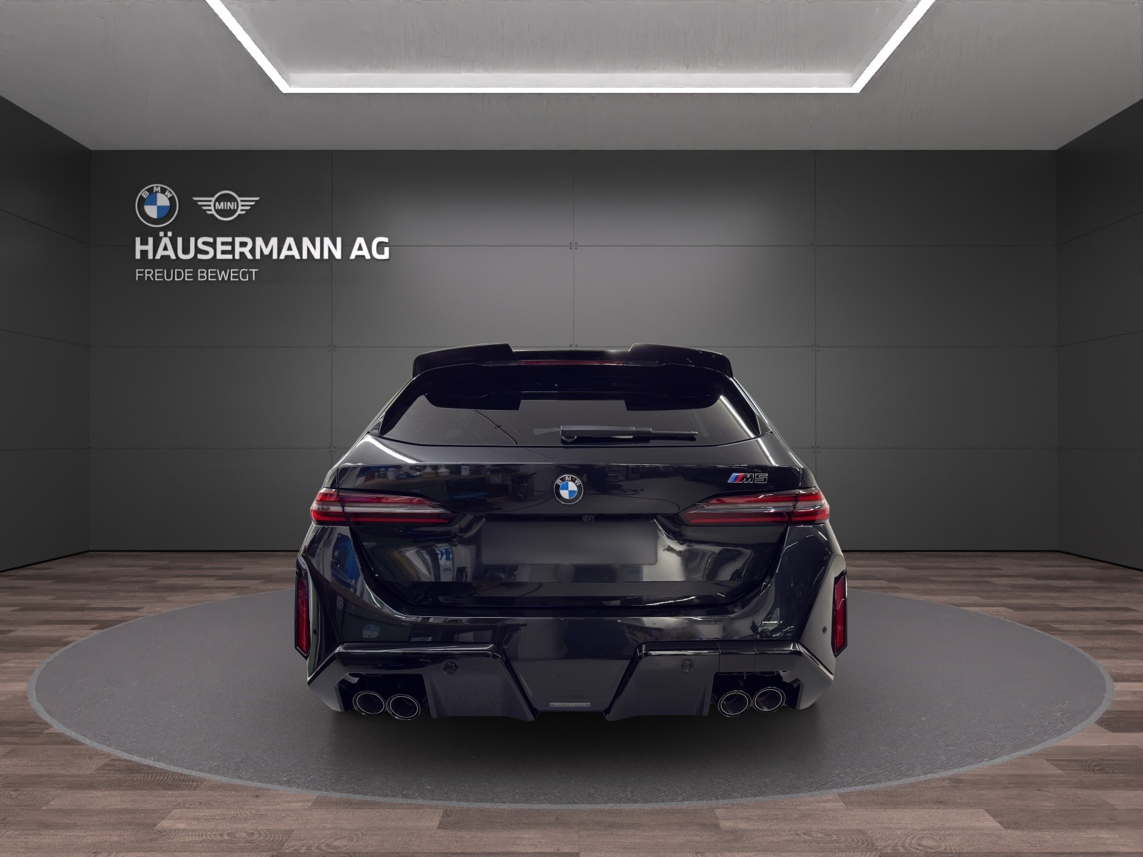 BMW M5 xDrive Touring-image-5