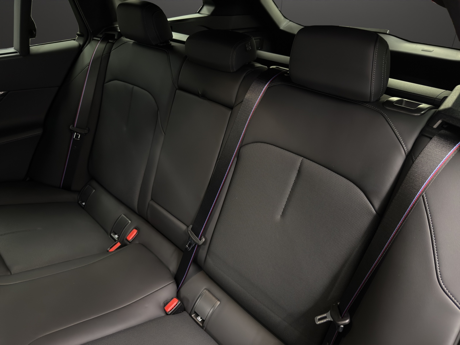 BMW M5 xDrive Touring-image-15