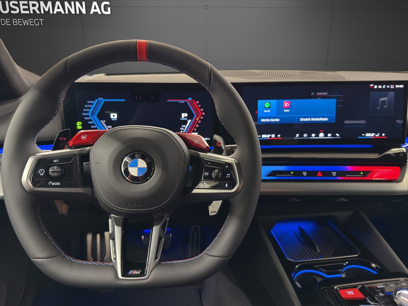 BMW M5 xDrive Touring-image-7