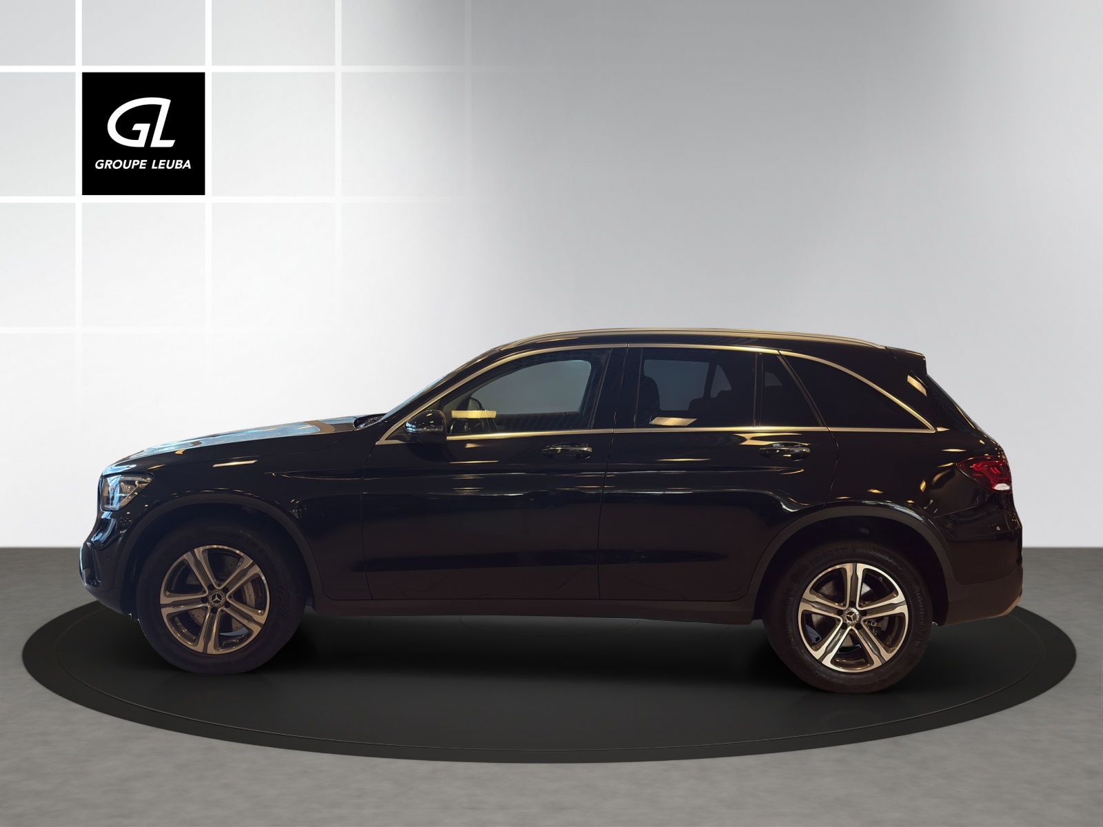 MERCEDES-BENZ GLC 300 e Off-Road 4Matic-showroom-element-2