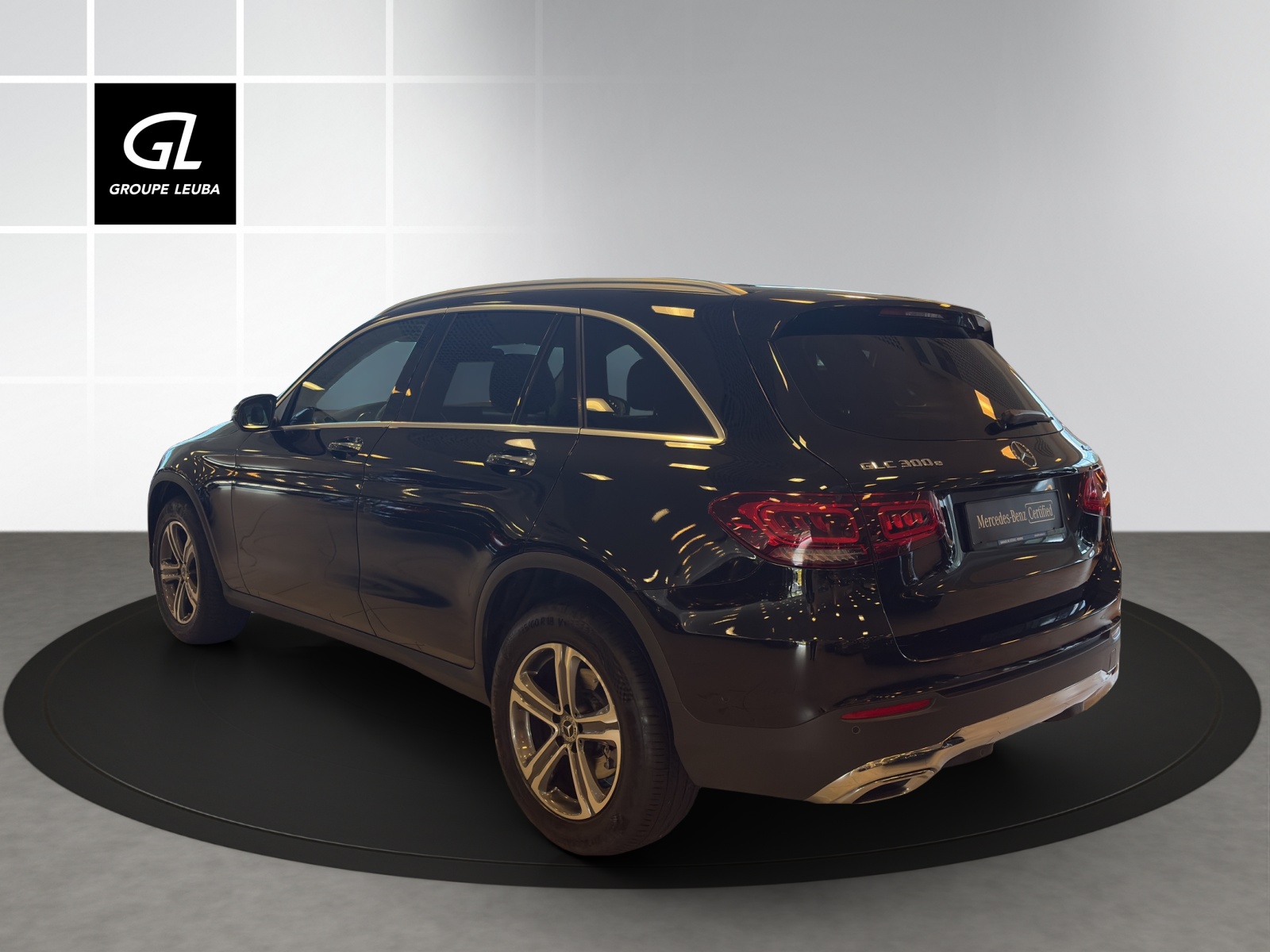 MERCEDES-BENZ GLC 300 e Off-Road 4Matic-showroom-element-3