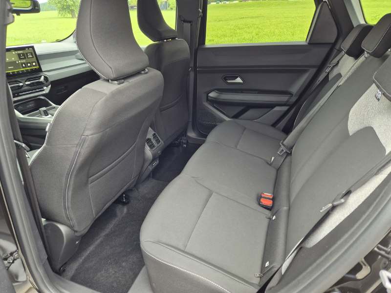 DACIA Bigster 1.8 Hybrid Journey-image-12