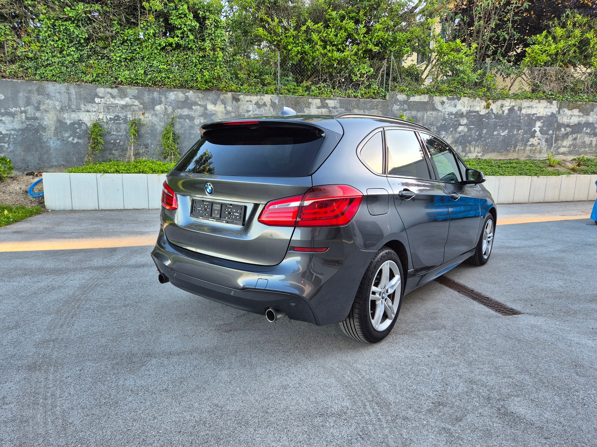 BMW 225i xDrive M Sport Steptronic-image-2