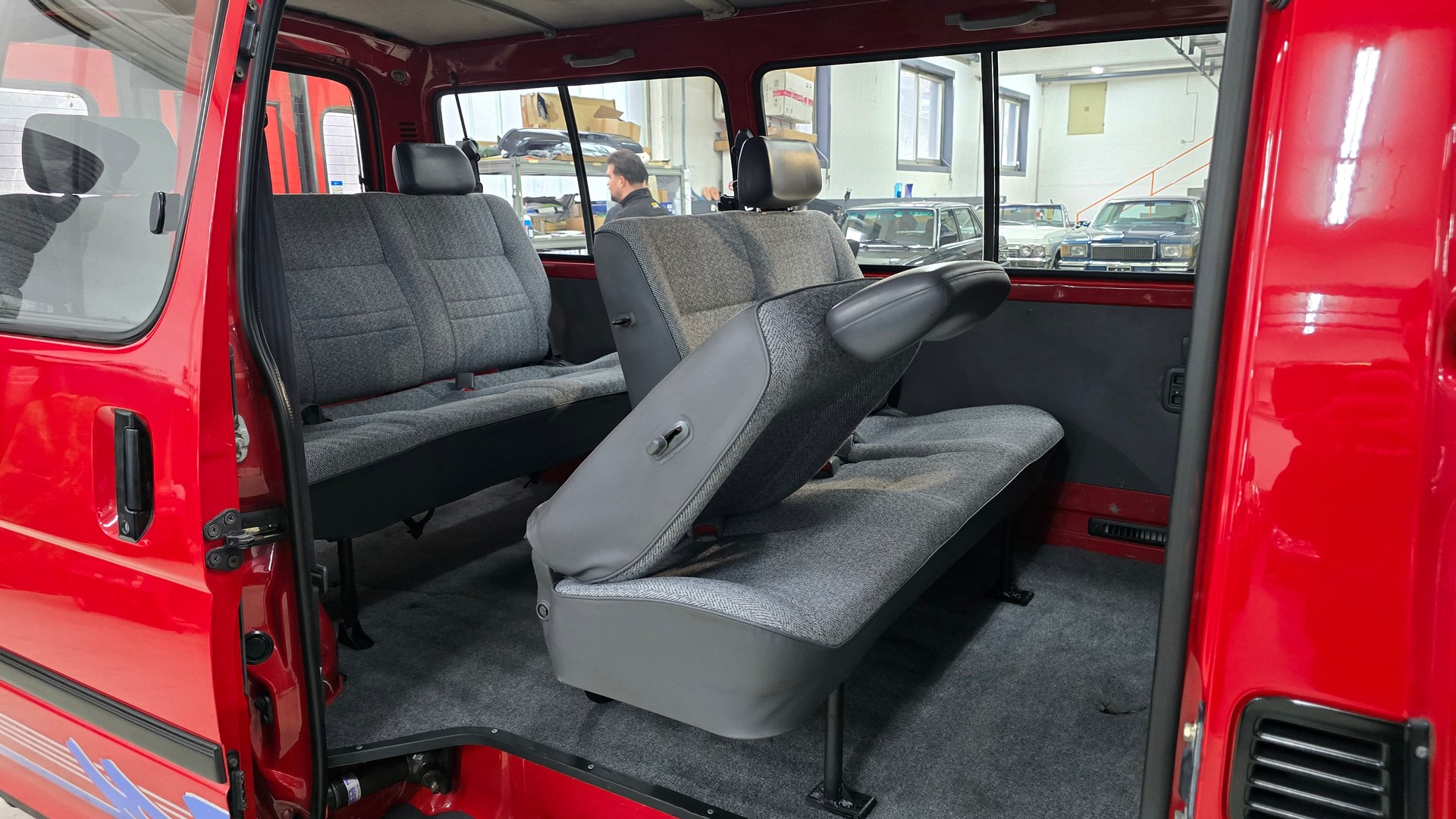 TOYOTA Hiace 2.4 4x4 Saloon Jub.-image-25