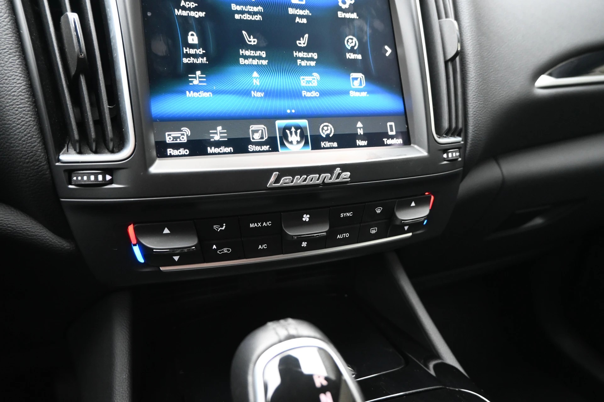 MASERATI Levante D 3.0 V6 Automatica 4X4 275PS (CH Auto)-image-25
