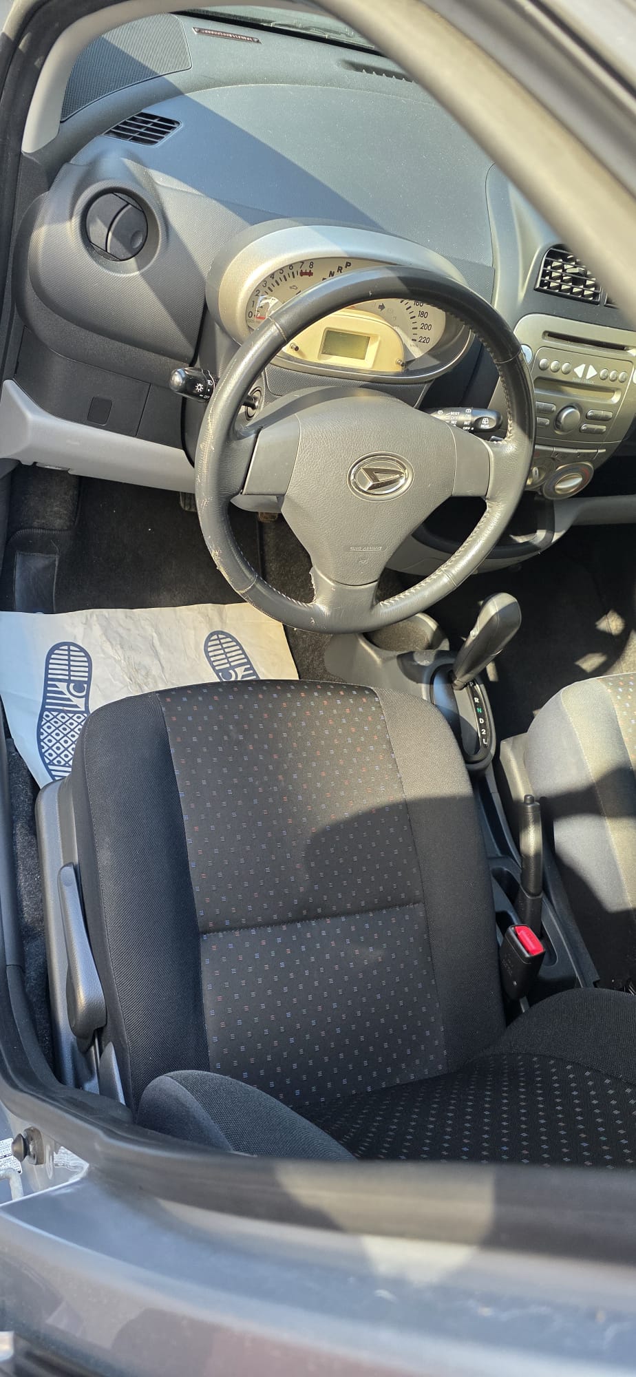 DAIHATSU Sirion 1.3 S Custom 4WD Automatic-image-4