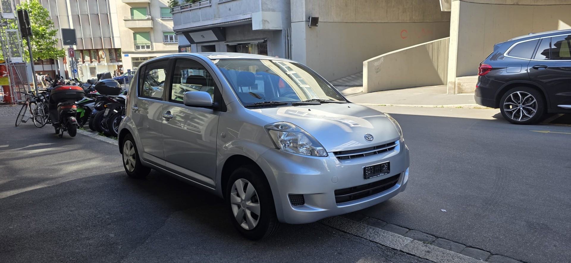 DAIHATSU Sirion 1.3 S Custom 4WD Automatic-showroom-element-2