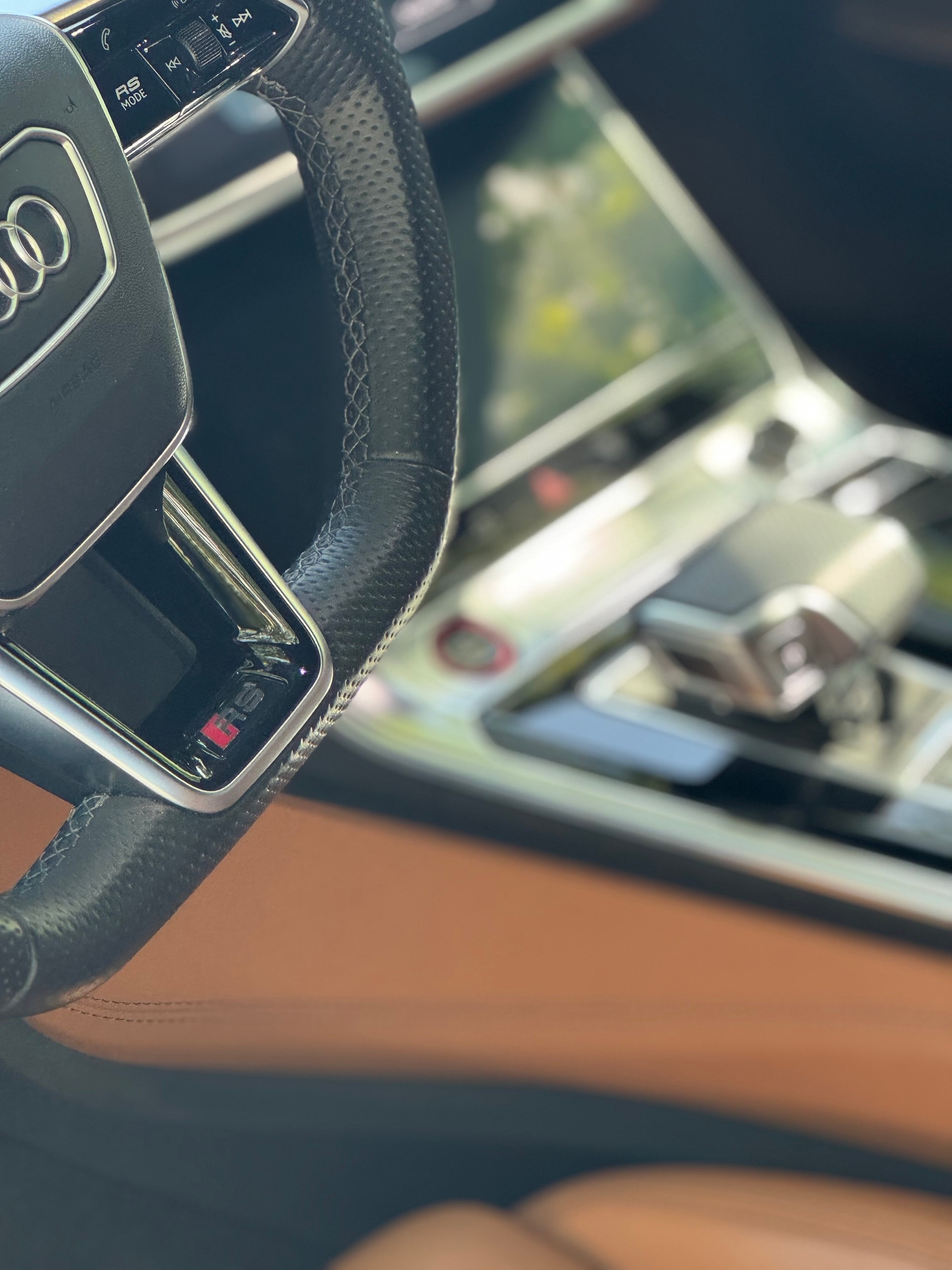 AUDI 4.0 V8 TFSI quattro T-Tronic-image-2
