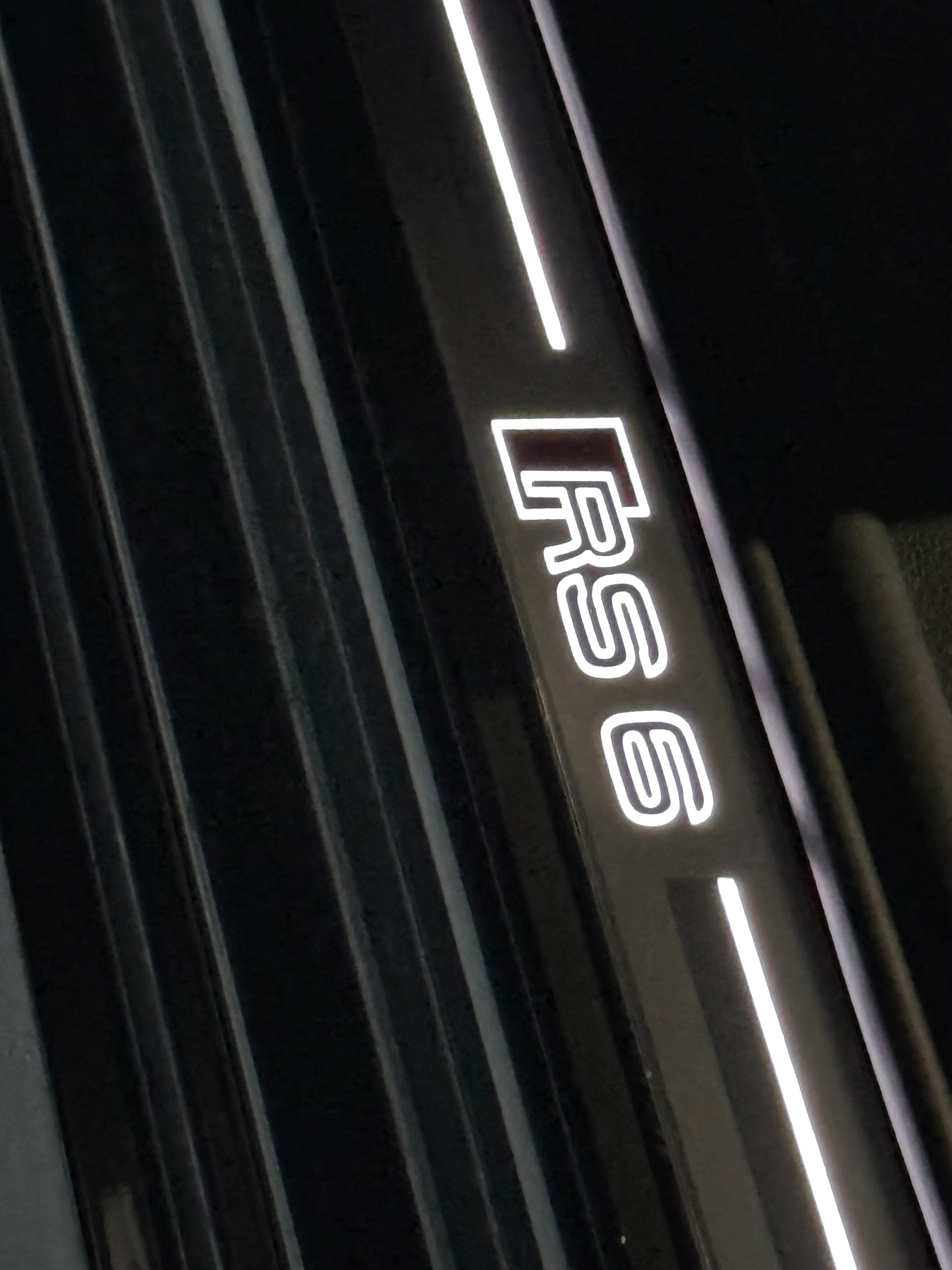 AUDI 4.0 V8 TFSI quattro T-Tronic-image-0