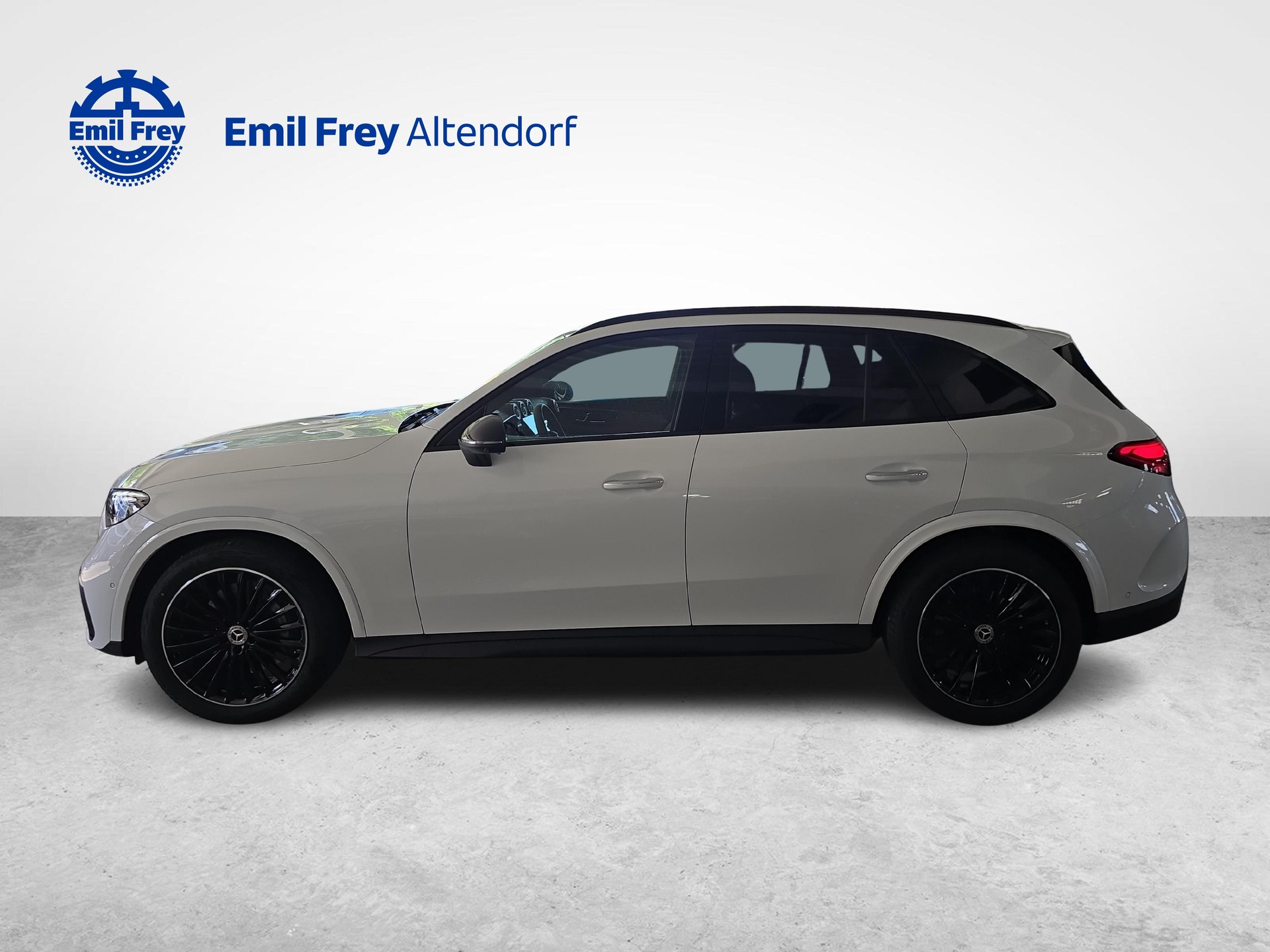 MERCEDES-BENZ GLC 300 d 4MATIC AMG Line-image-1