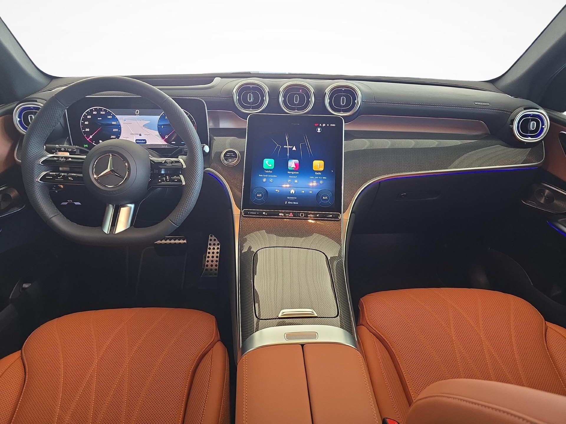 MERCEDES-BENZ GLC 300 d 4MATIC AMG Line-image-8
