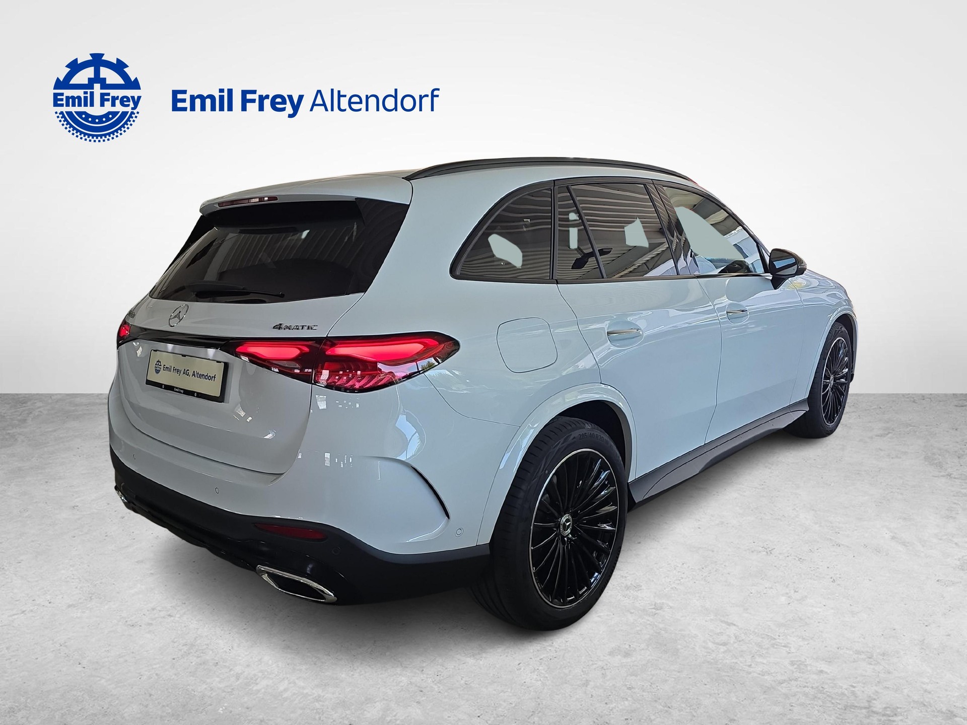 MERCEDES-BENZ GLC 300 d 4MATIC AMG Line-image-4