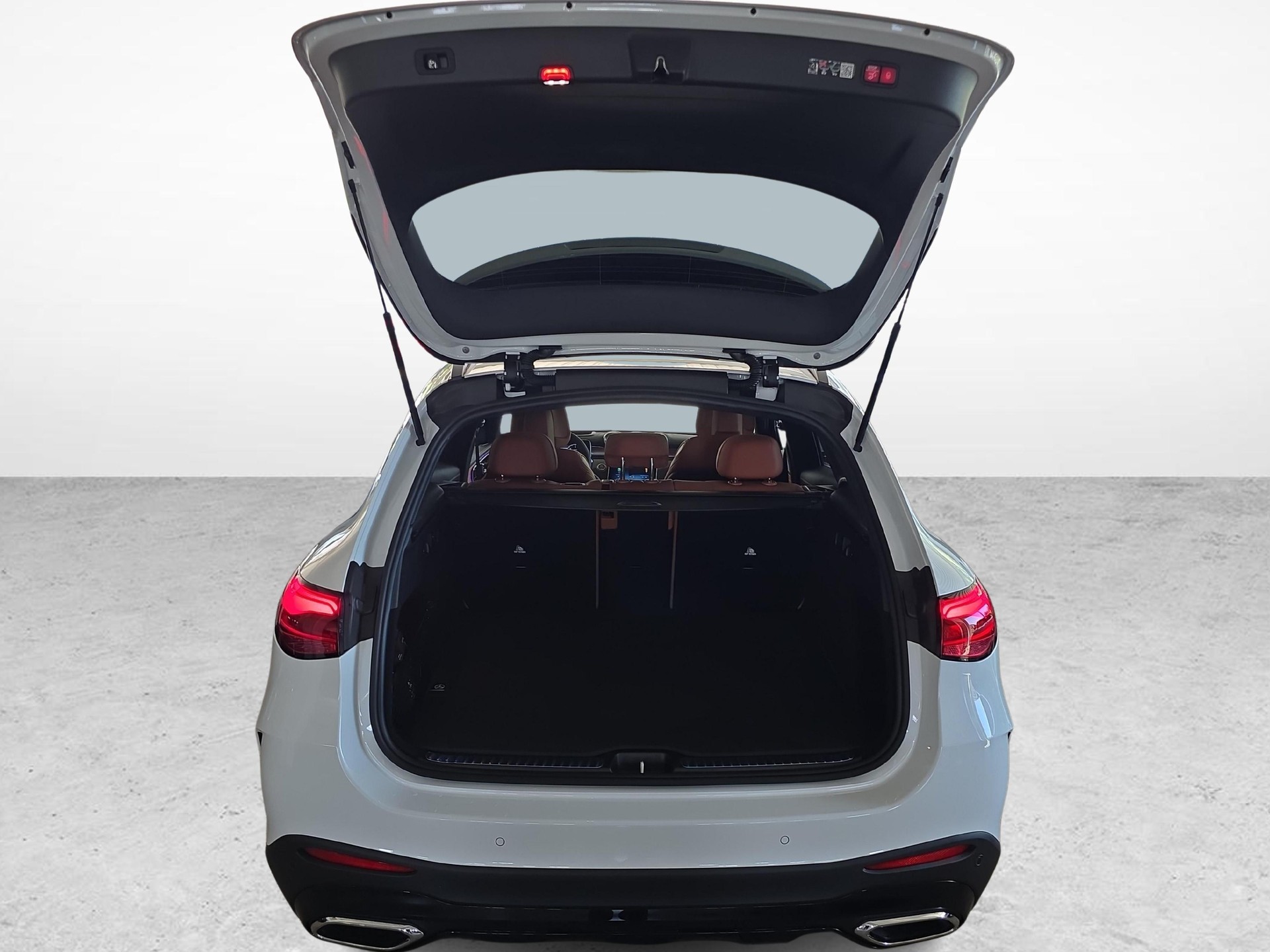 MERCEDES-BENZ GLC 300 d 4MATIC AMG Line-image-11