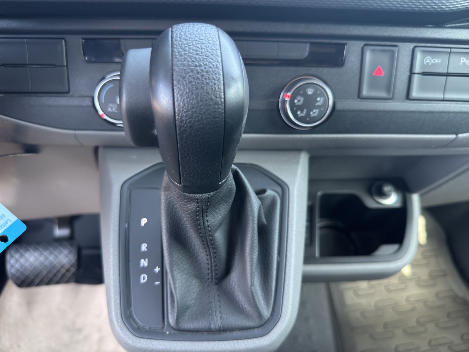 VW T6.1 2.0 TDI DSG-image-15