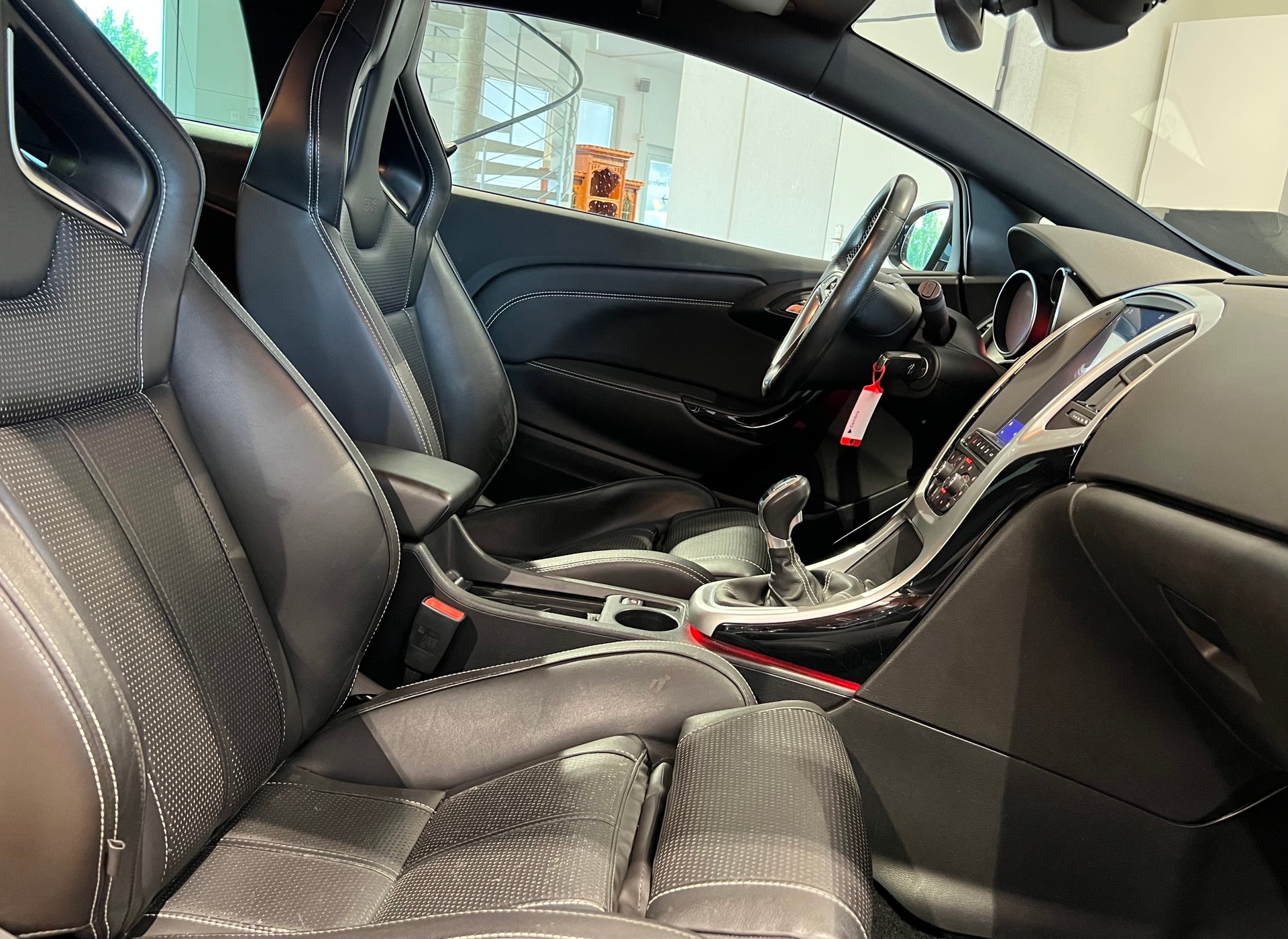 OPEL Astra GTC 2.0i 16V Turbo OPC 280PS-image-5