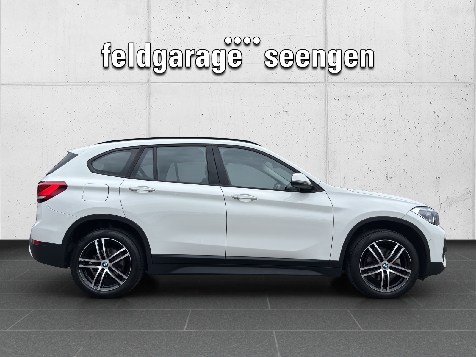 BMW X1 sDrive 18i Steptronic DSK mit Komfortzugang, Rückfahrkamera & Winterräder-image-3