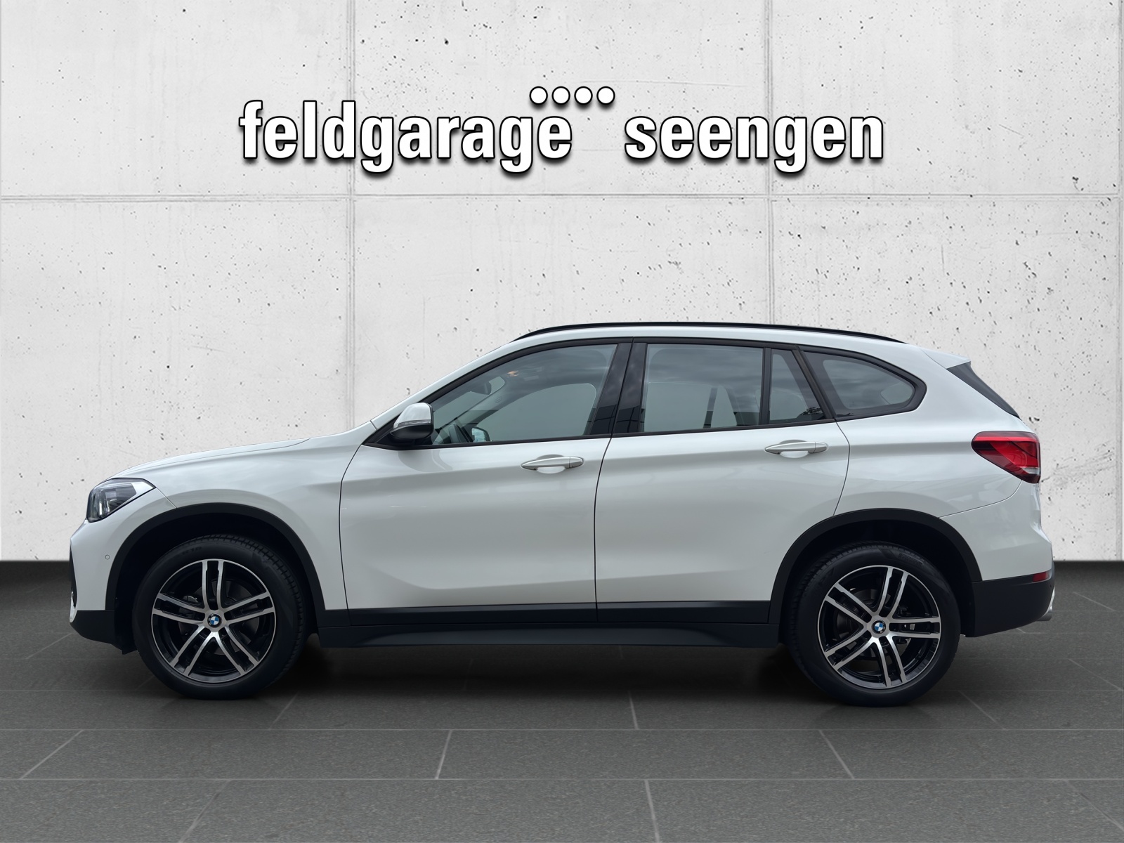 BMW X1 sDrive 18i Steptronic DSK mit Komfortzugang, Rückfahrkamera & Winterräder-image-1
