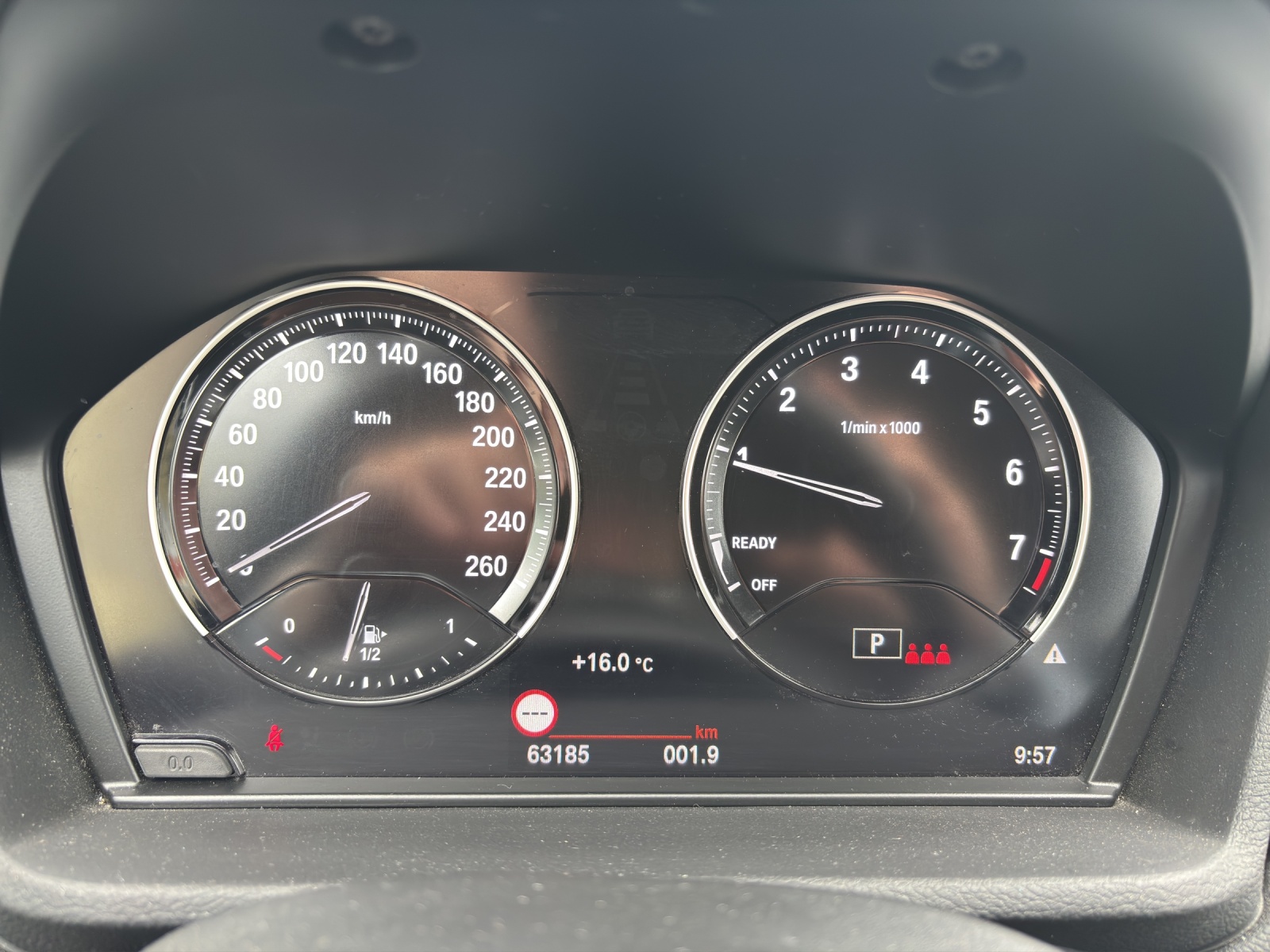 BMW X1 sDrive 18i Steptronic DSK mit Komfortzugang, Rückfahrkamera & Winterräder-image-15