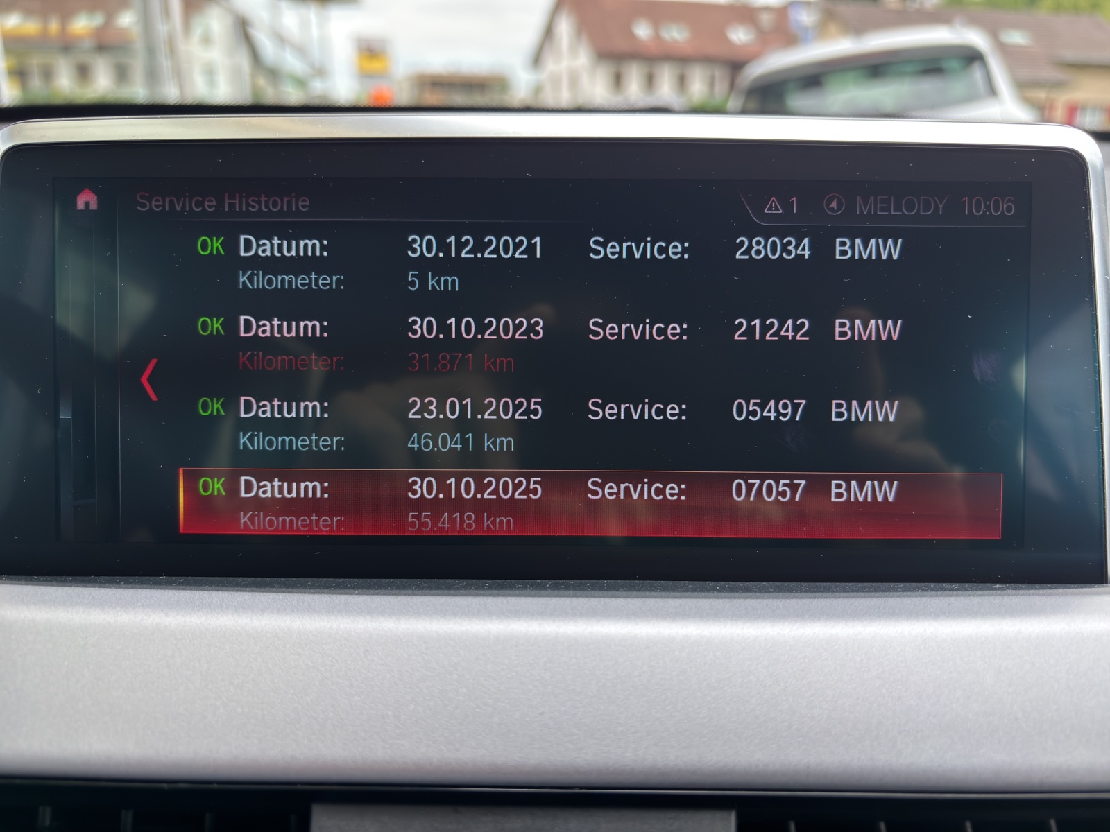 BMW X1 sDrive 18i Steptronic DSK mit Komfortzugang, Rückfahrkamera & Winterräder-image-24
