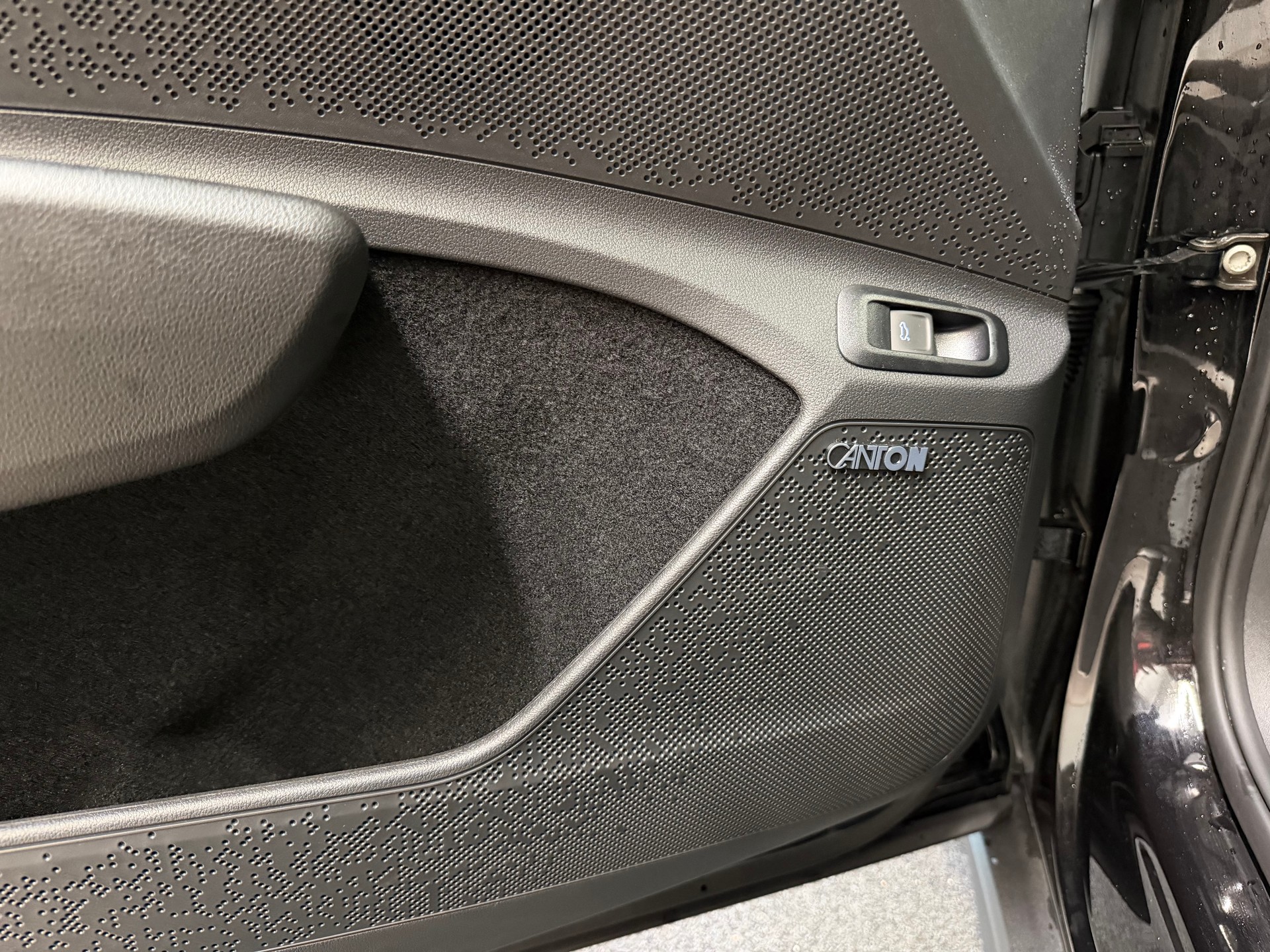 SKODA Elroq RS 4x4-image-12