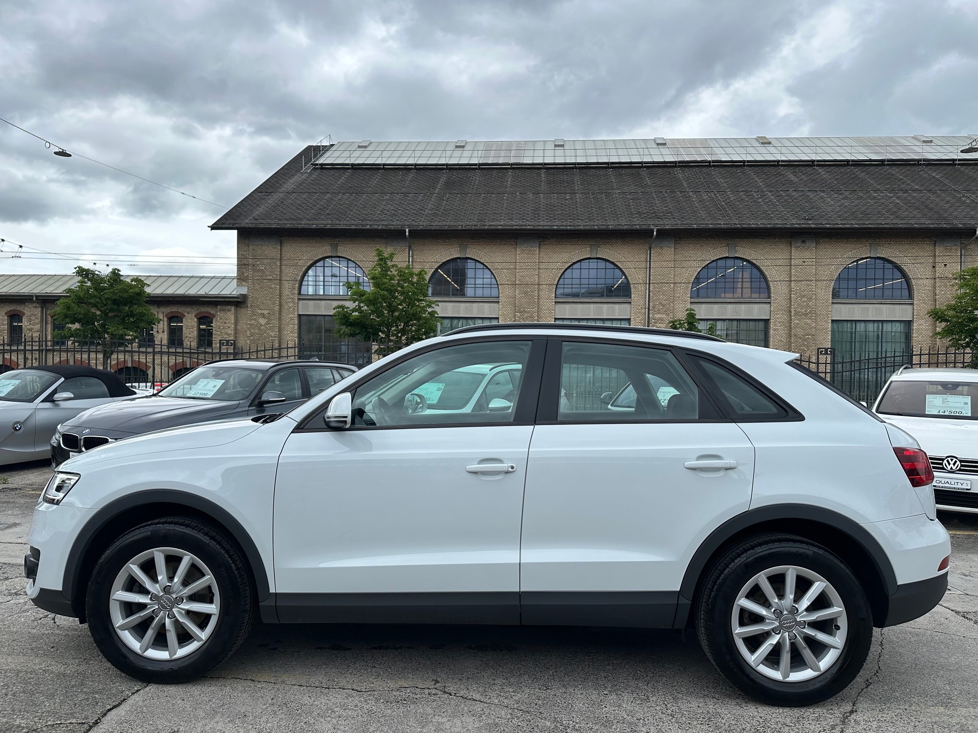 AUDI Q3 2.0 TFSI quattro-image-3