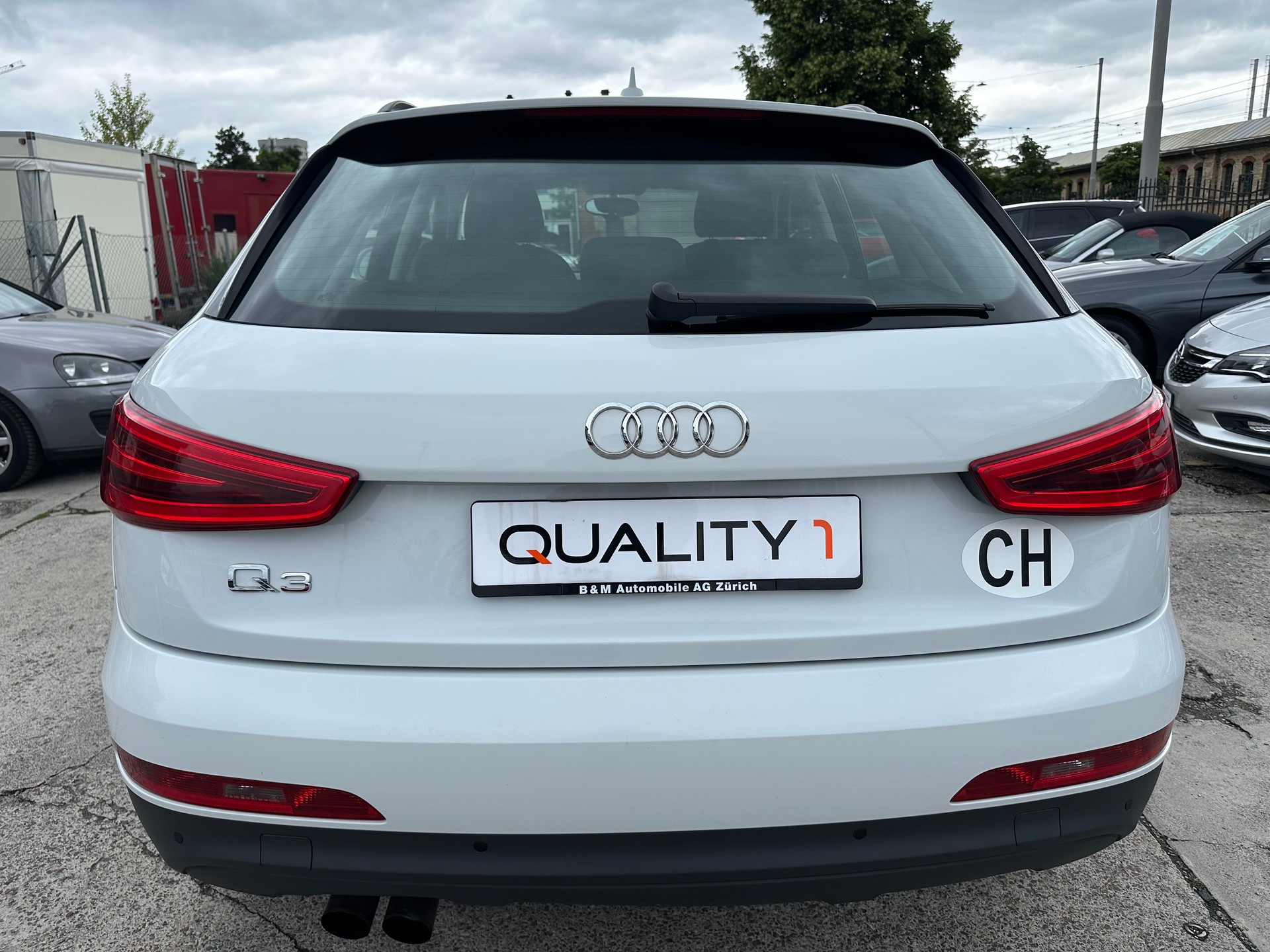 AUDI Q3 2.0 TFSI quattro-image-7
