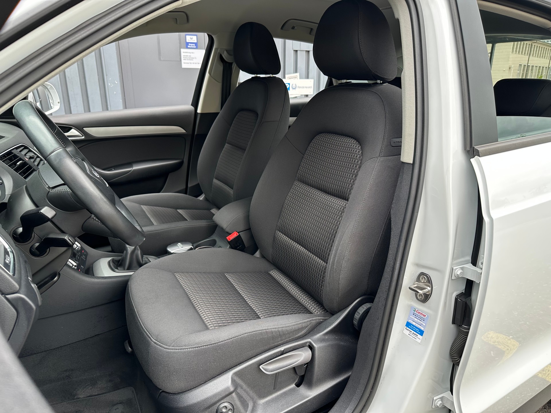 AUDI Q3 2.0 TFSI quattro-image-12