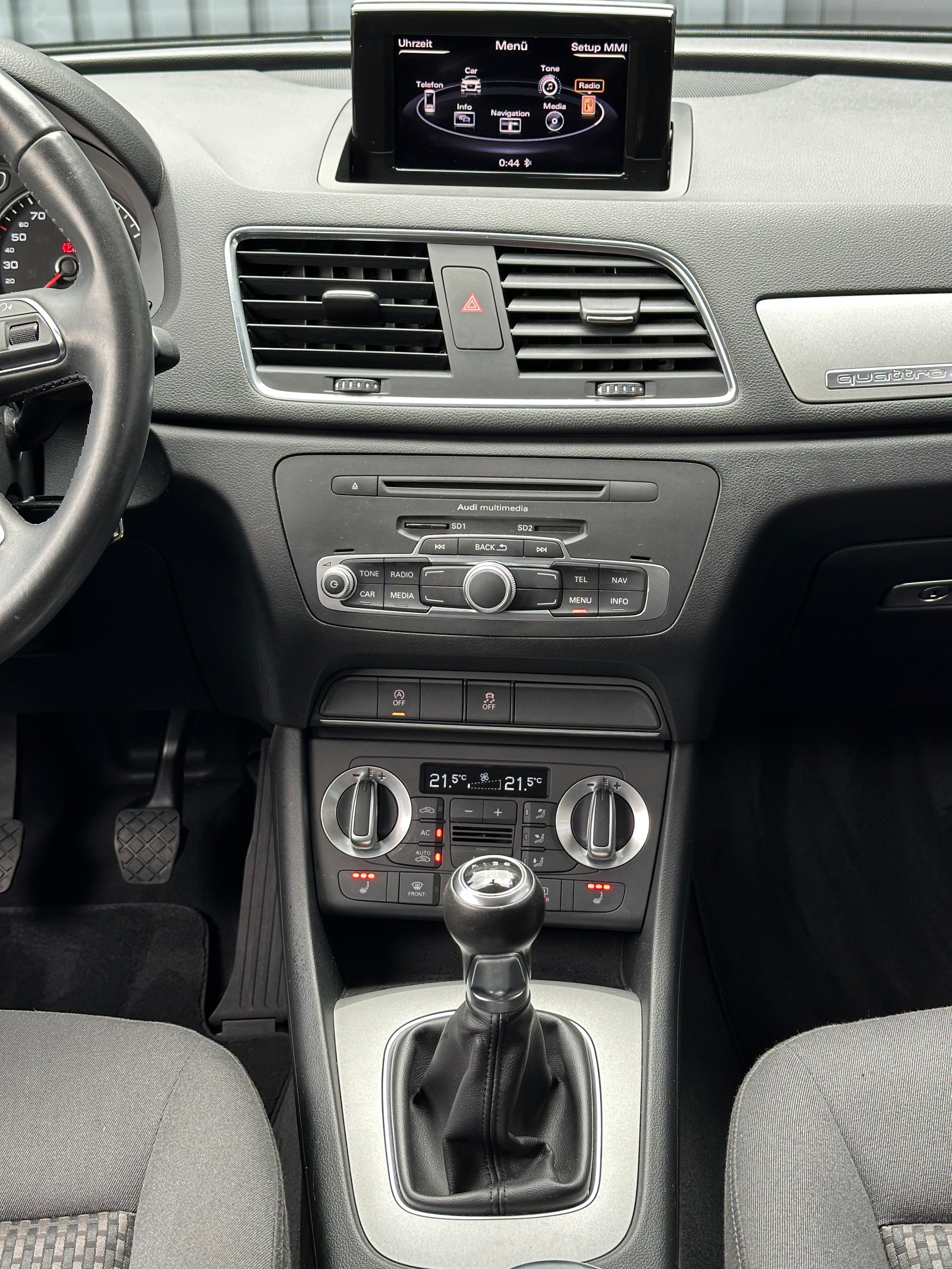 AUDI Q3 2.0 TFSI quattro-image-17
