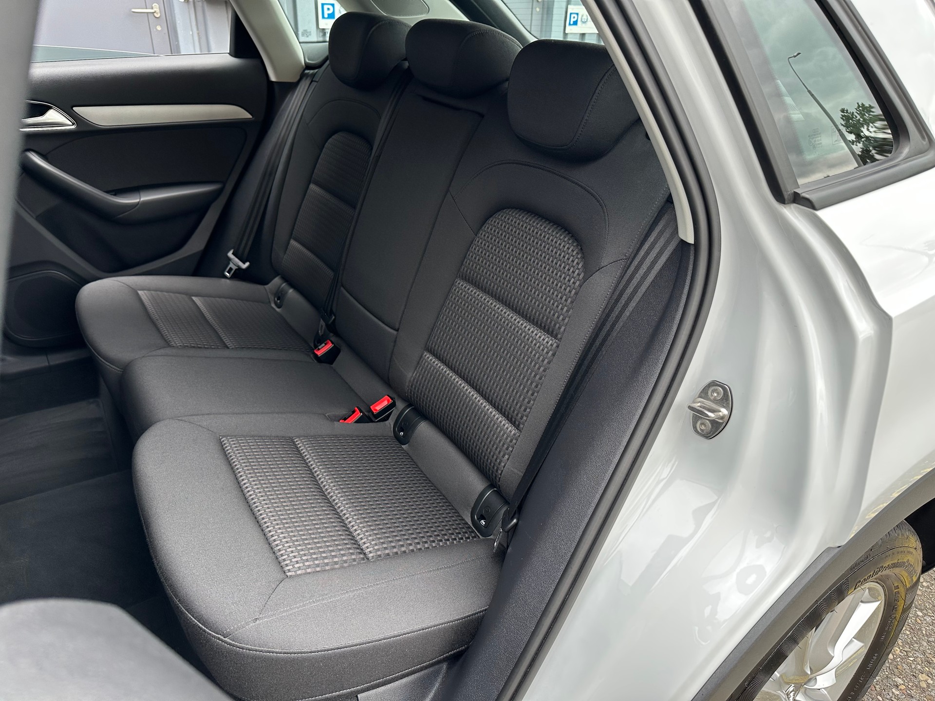 AUDI Q3 2.0 TFSI quattro-image-14
