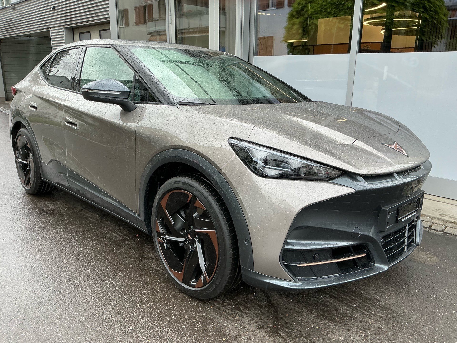 CUPRA Tavascan 340 PS 4DRIVE VZ ADRENALINE *** 5 JAHRE CUPRA VOLLGARANTIE ***-showroom-element-2