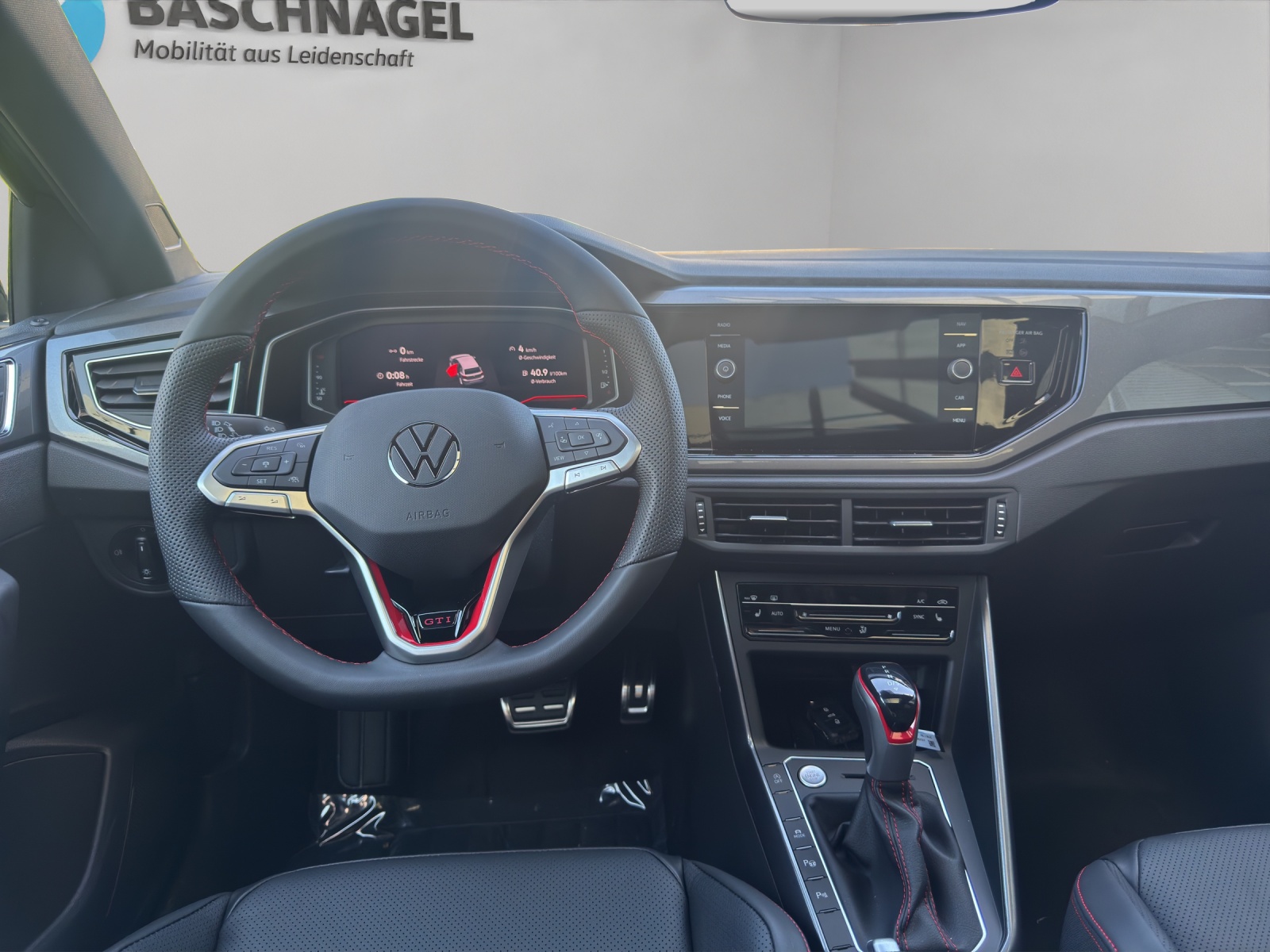 VW Polo 2.0 TSI GTI DSG-image-4