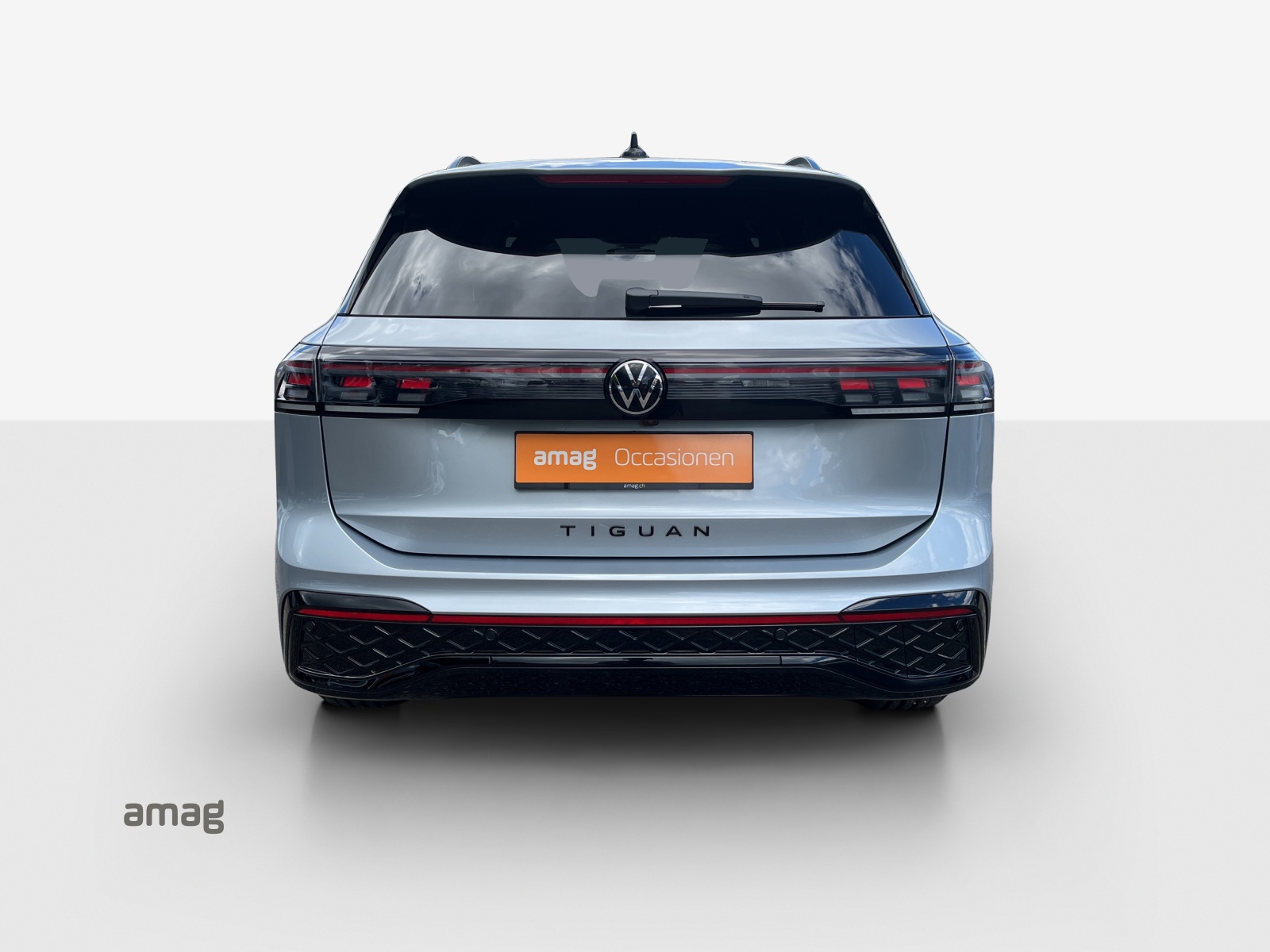 VW Tiguan 2.0 TSI DSG R-Line 4Motion-image-3