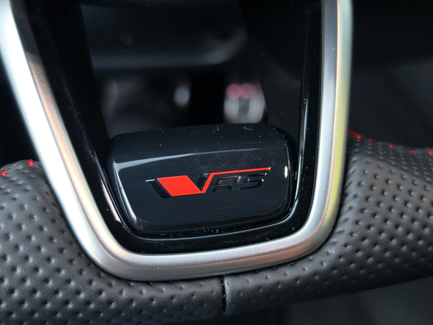 SKODA Octavia Combi 2.0 TSI DSG RS 30 Years Edition-image-20