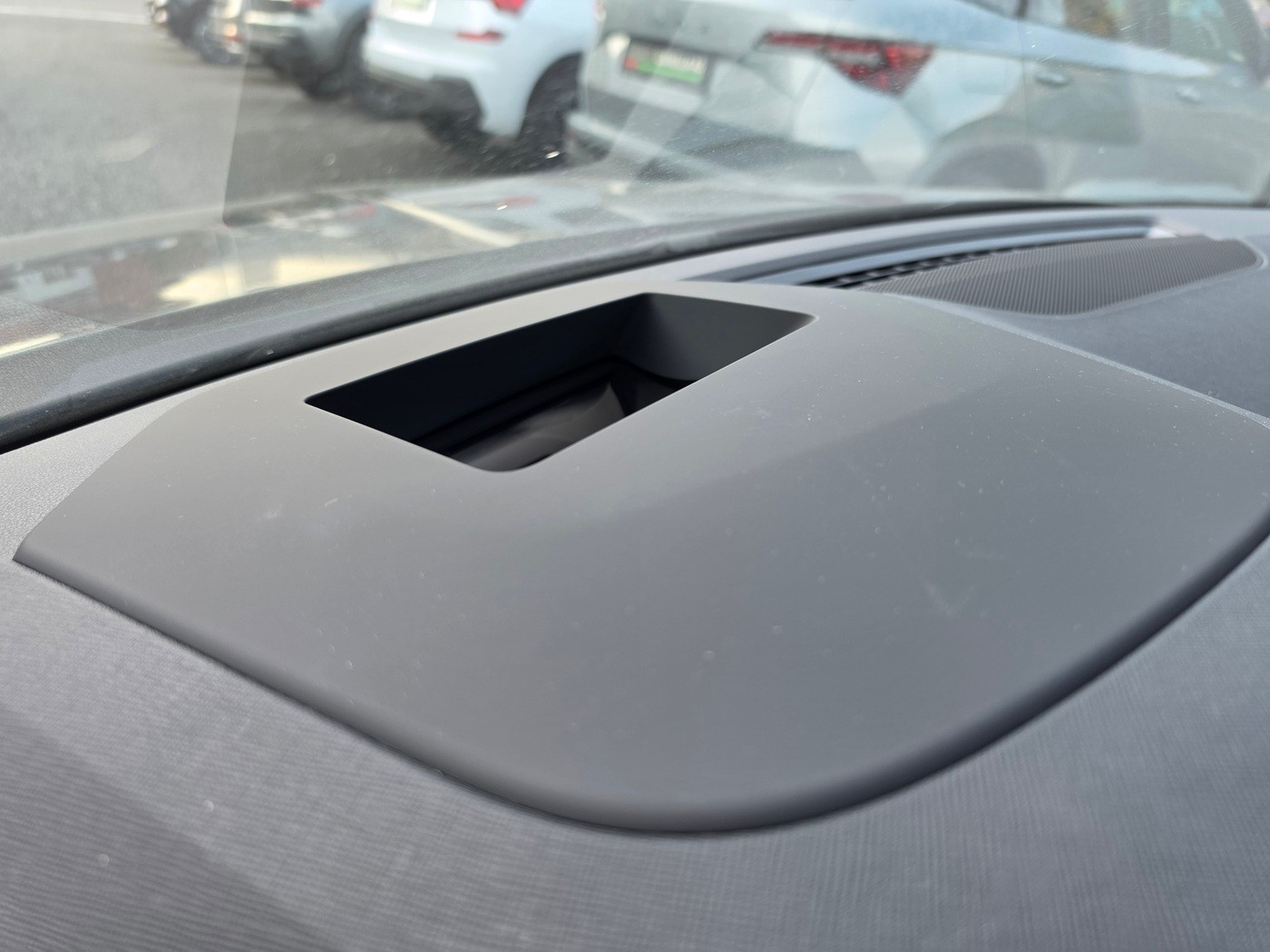 SKODA Octavia Combi 2.0 TSI DSG RS 30 Years Edition-image-19