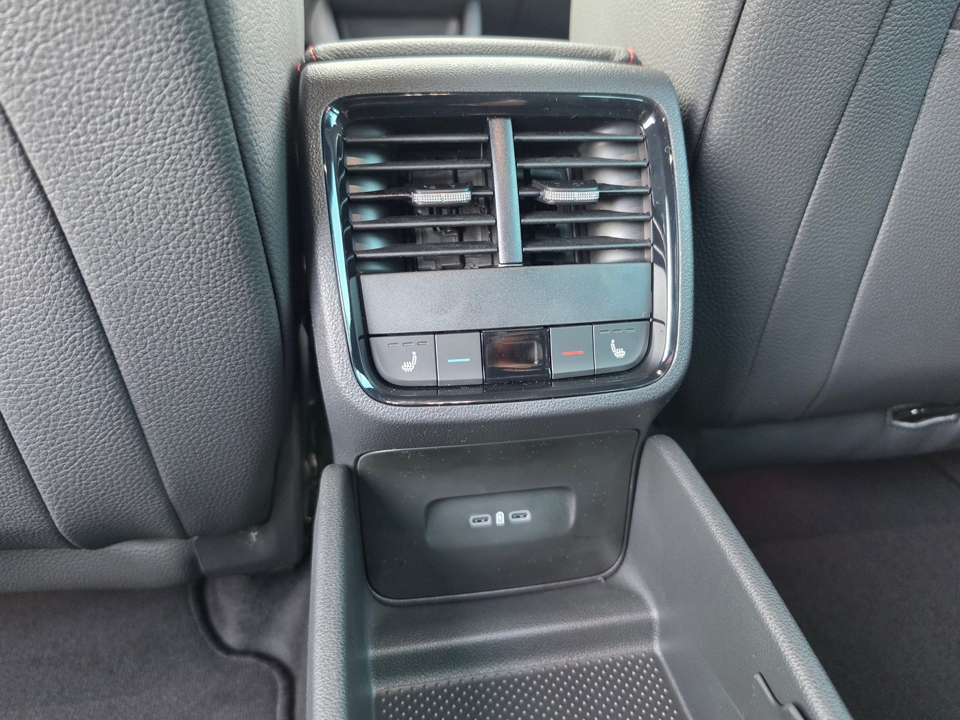 SKODA Octavia Combi 2.0 TSI DSG RS 30 Years Edition-image-21