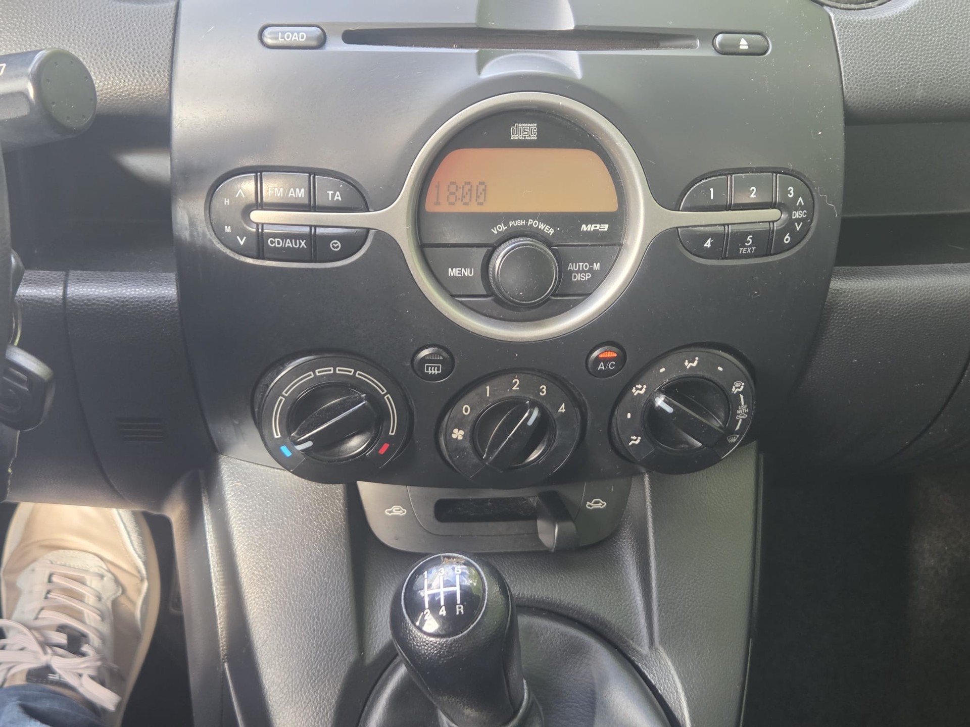 MAZDA 2 1.3i 16V Confort-image-6