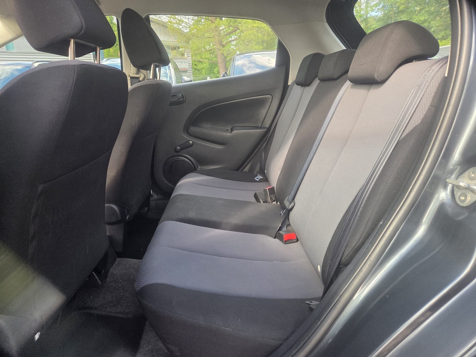 MAZDA 2 1.3i 16V Confort-image-8