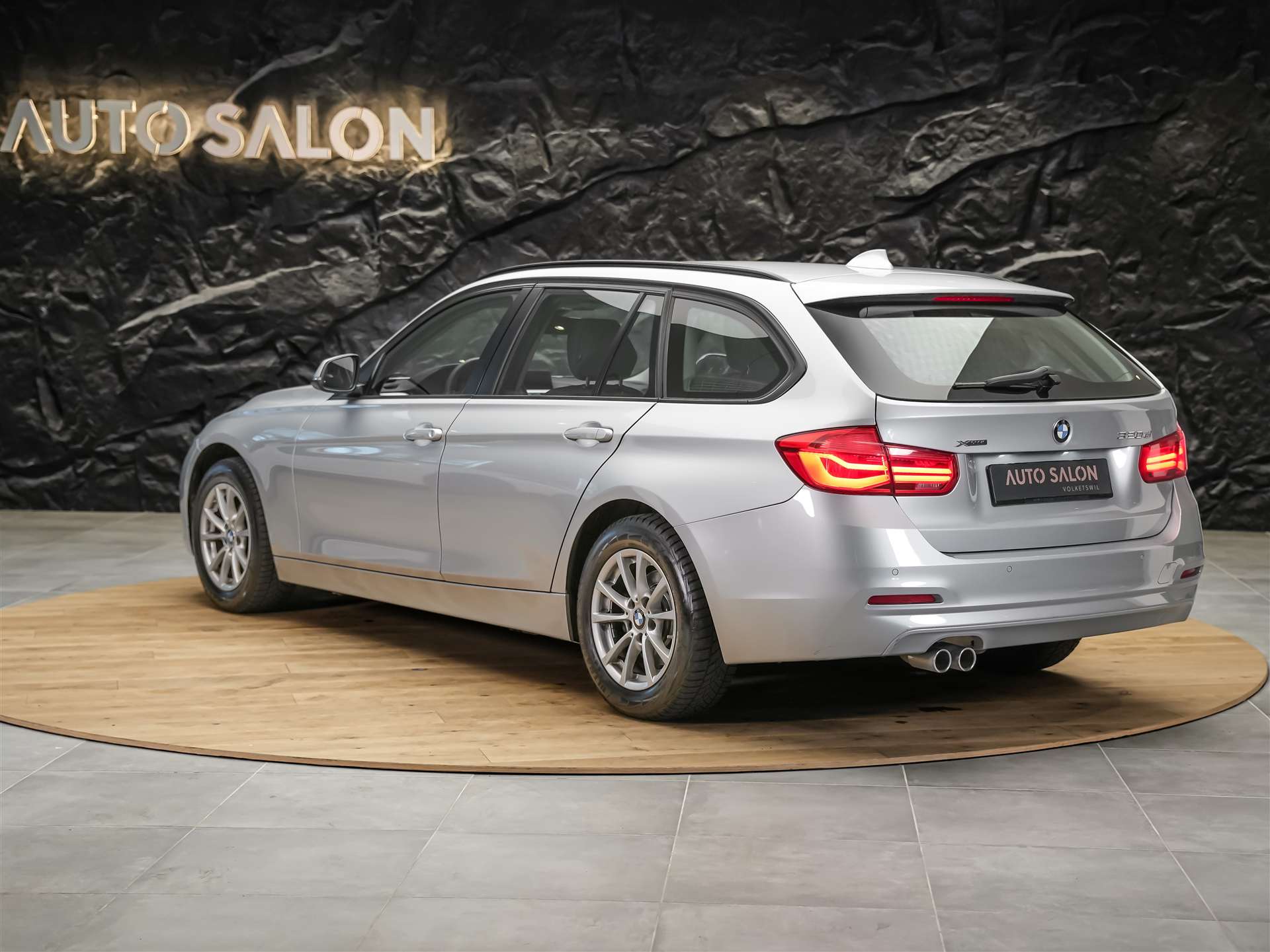 BMW 320d xDrive Touring Steptronic *Head Up Display*Abstandsregler*Adaptiver LED Scheinwerfer*-image-3