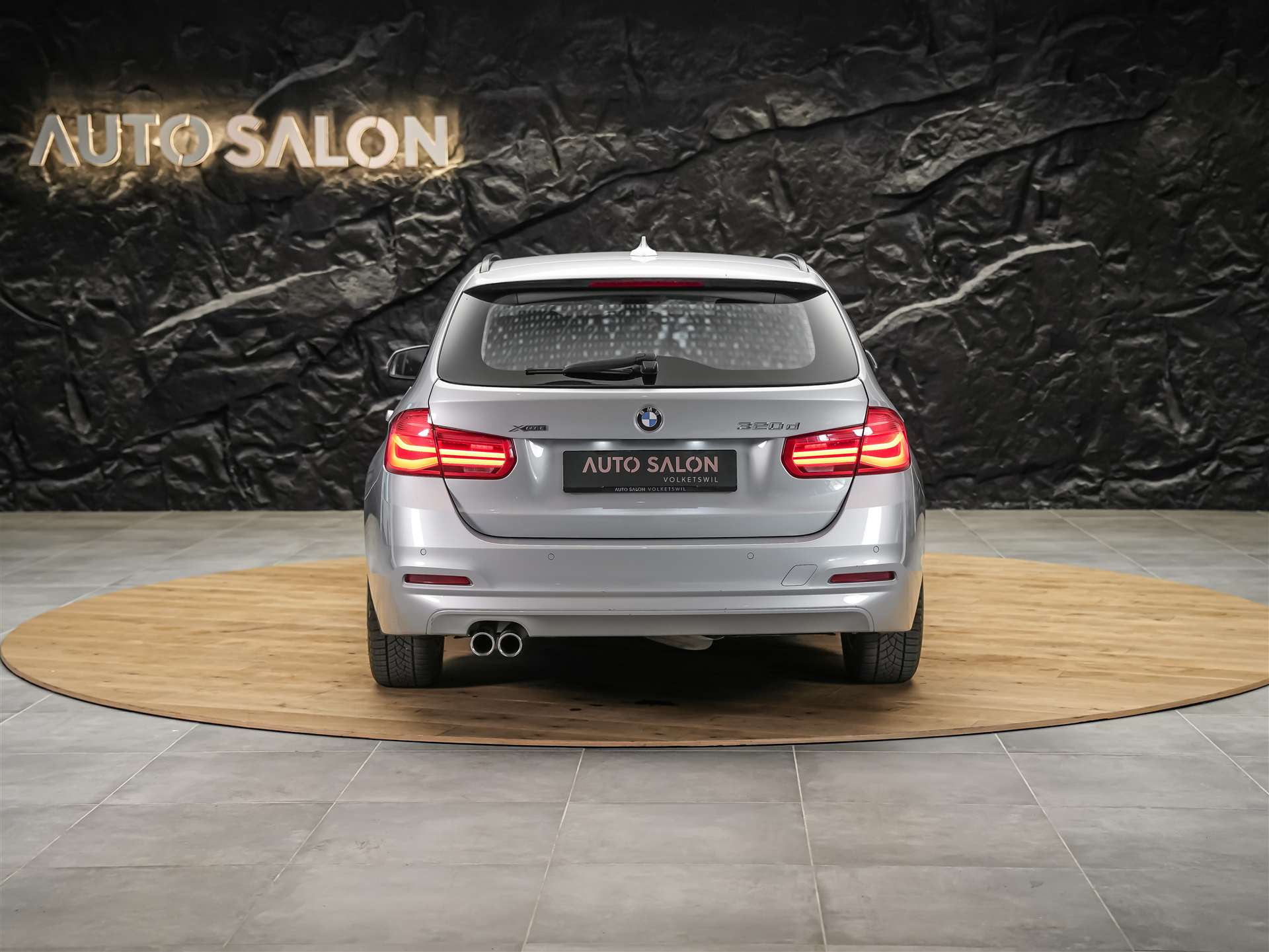BMW 320d xDrive Touring Steptronic *Head Up Display*Abstandsregler*Adaptiver LED Scheinwerfer*-image-4