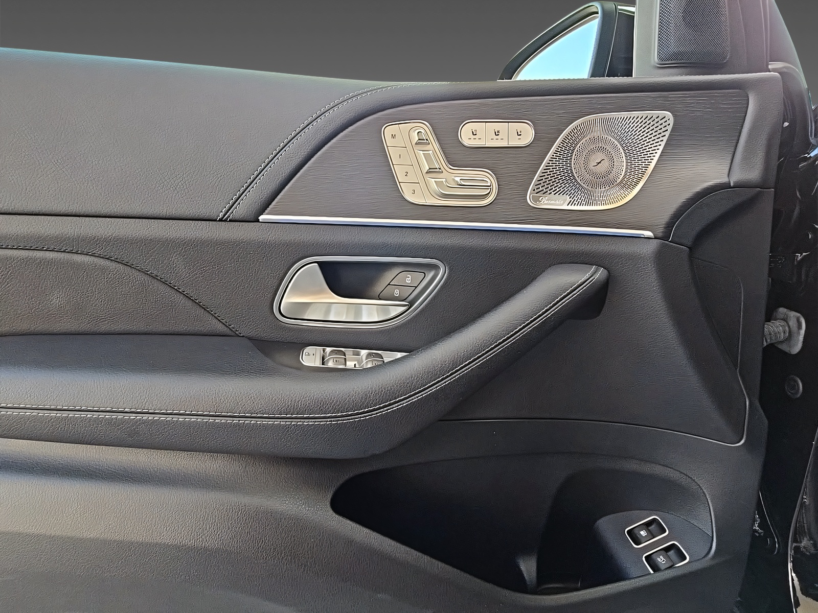 MERCEDES-BENZ GLE 400 e 4Matic AMG Line-image-12