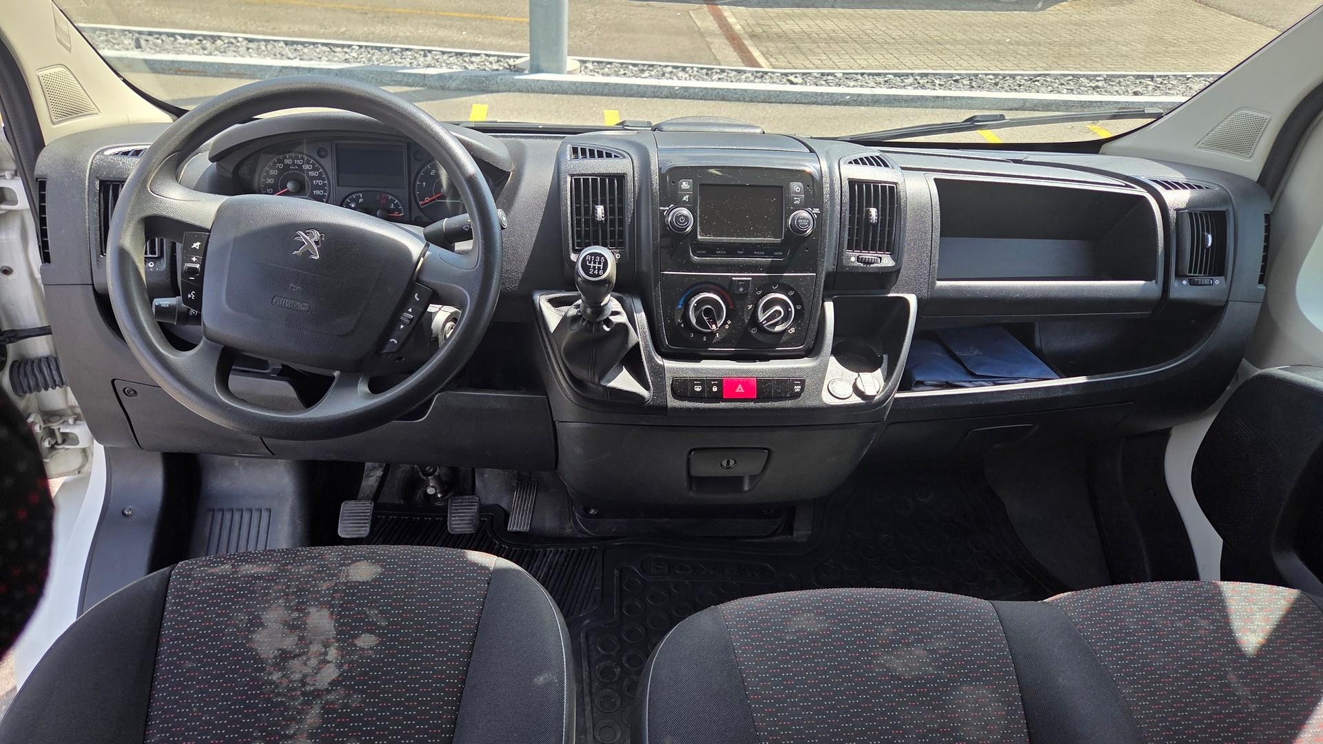 PEUGEOT 2.2 BlueHDi 140 Premium S/S-image-4