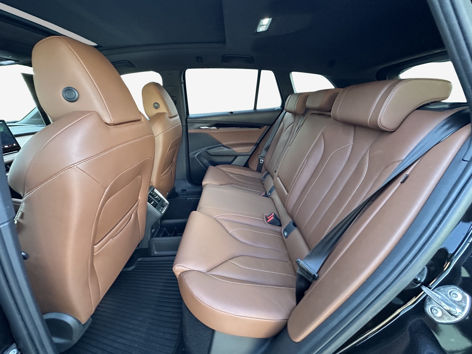 SKODA Enyaq iV 80x Founders Edition-image-11