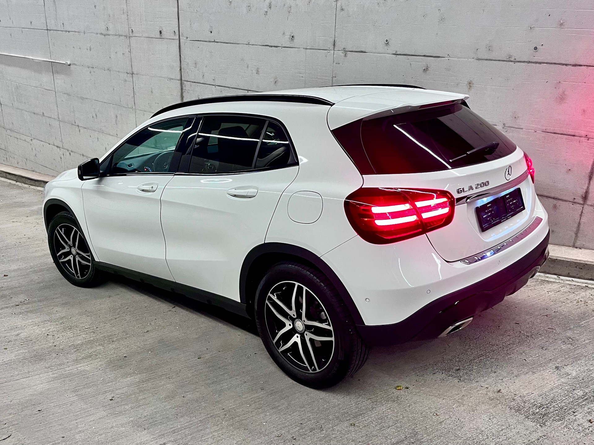 MERCEDES-BENZ GLA 200 Night Star 7G-DCT-image-1