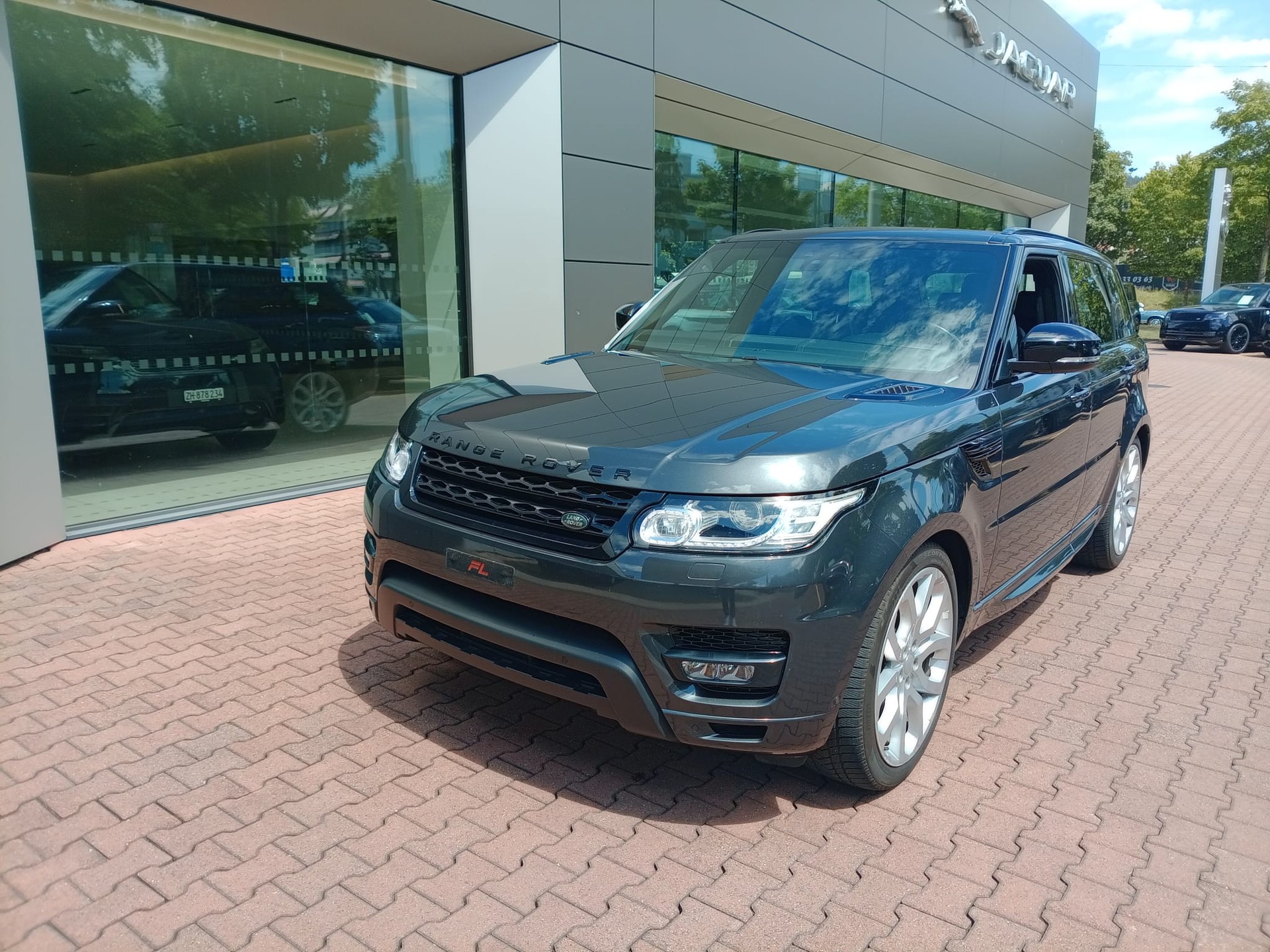 LAND ROVER 3.0 TDV6 HSE-image-1