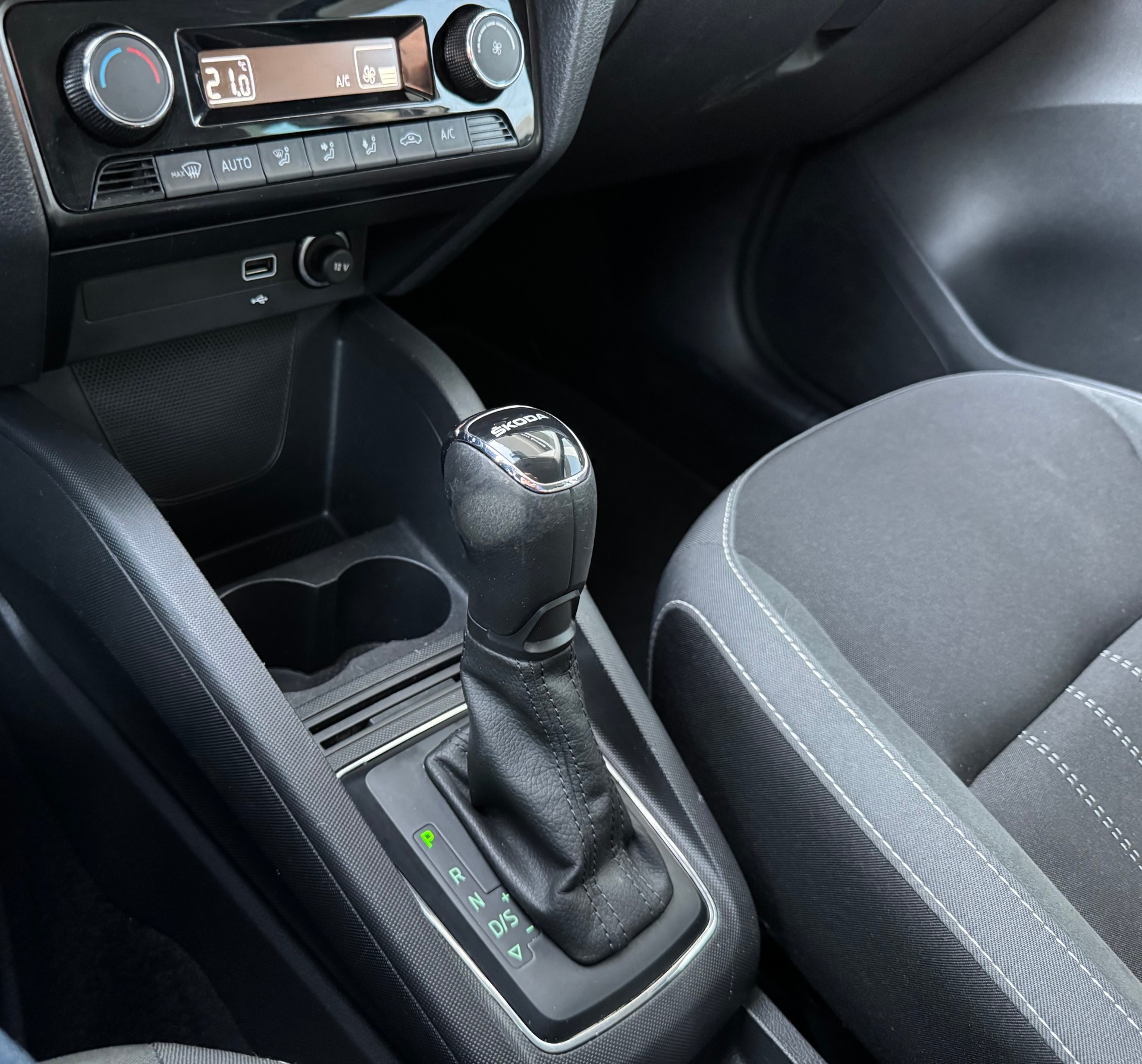 SKODA Fabia 1.0 TSI Style DSG-image-16